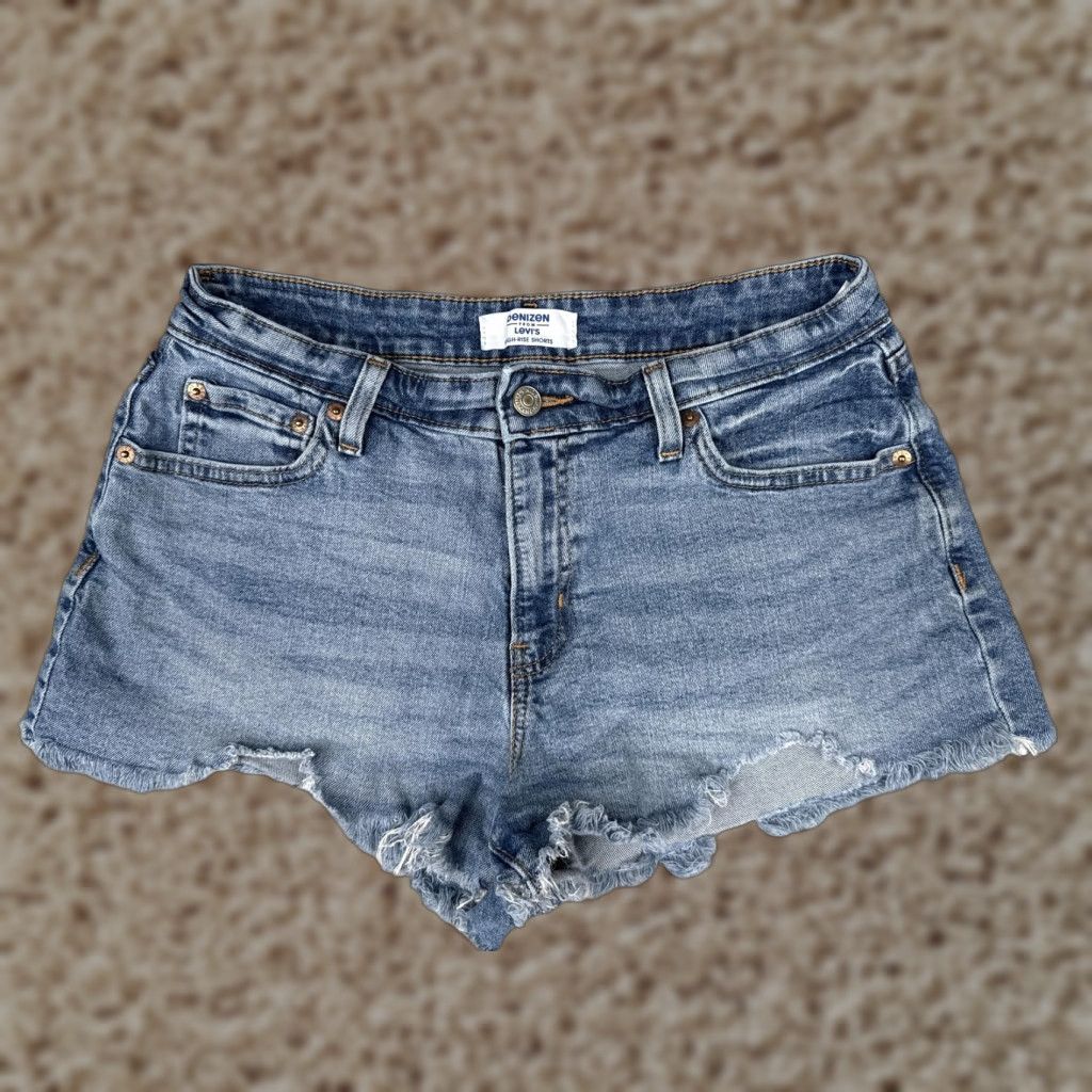 Levi's Levi's Denim Shorts Womens 10 W30 L3 High Rise Frayed Hem Blue Size 32" / US 10 / IT 46 - 1 Thumbnail