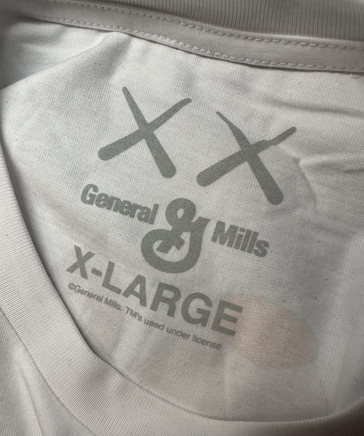Kaws KAWS x General Mills Frute Brute Tee XL Size US XL / EU 56 / 4 - 3 Thumbnail