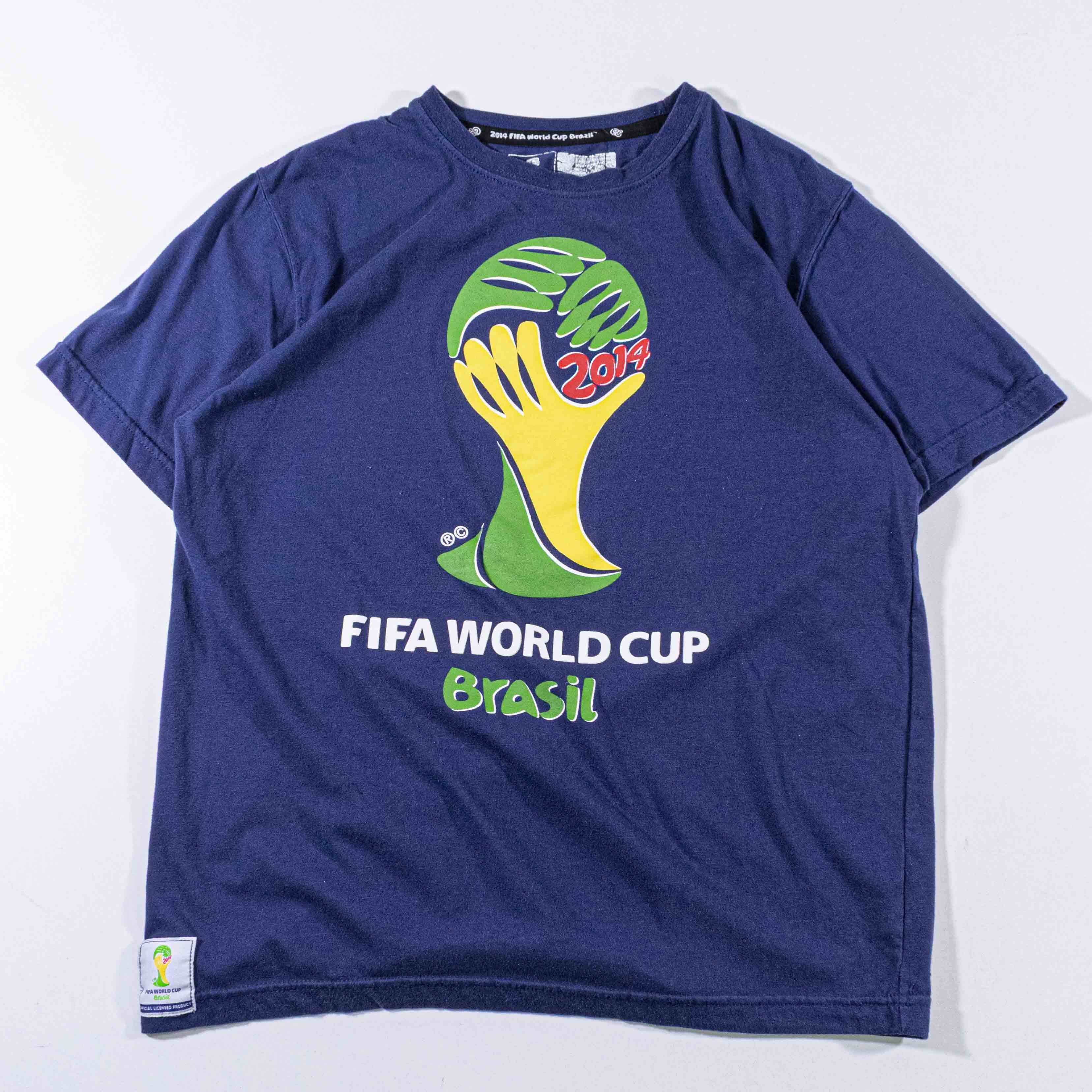 Vintage Official 2014 FIFA World Cup Brazil T-Shirt Soccer Graphic Size US M / EU 48-50 / 2 - 1 Thumbnail
