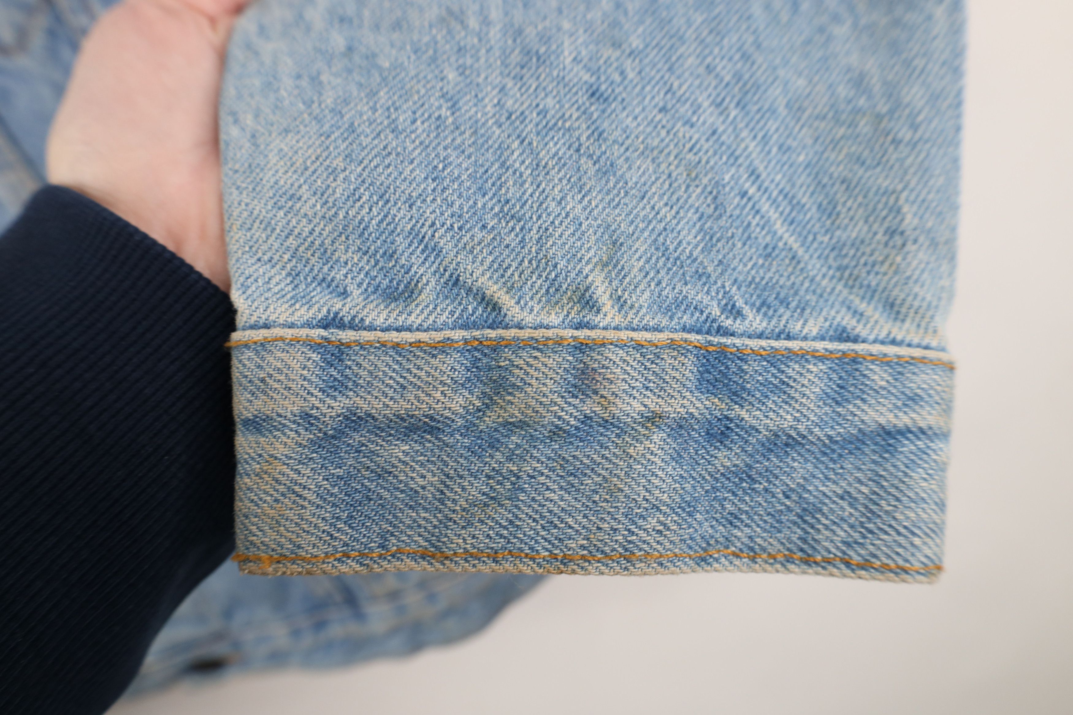 Hard Rock Cafe Vintage 90s Hard Rock Cafe Denim Trucker Jacket Blue USA Size L / US 10 / IT 46 - 9 Thumbnail
