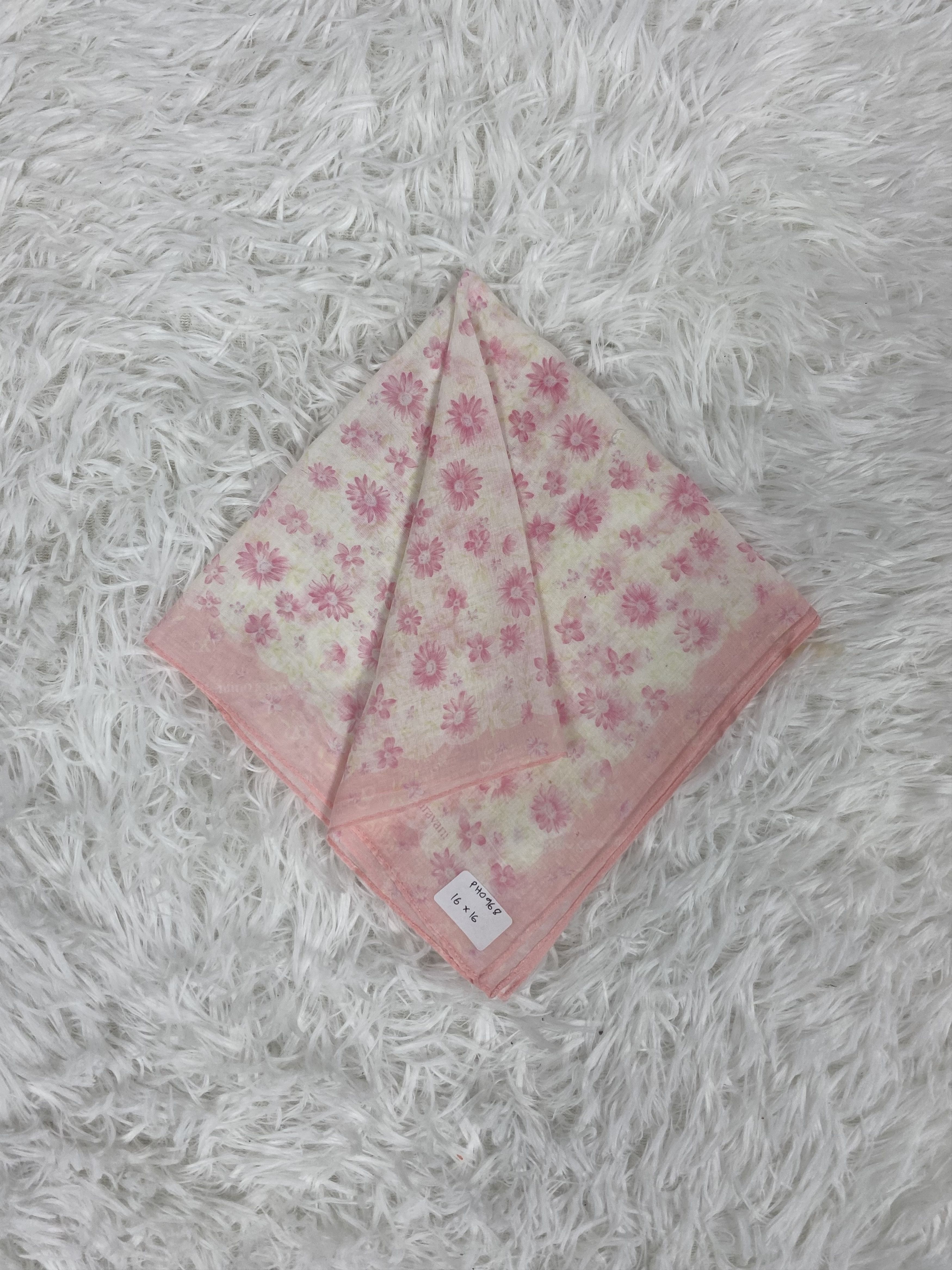 Vintage Vintage Valentino Garavani Handkerchief Neckerchief PH0968 Size ONE SIZE - 1 Thumbnail