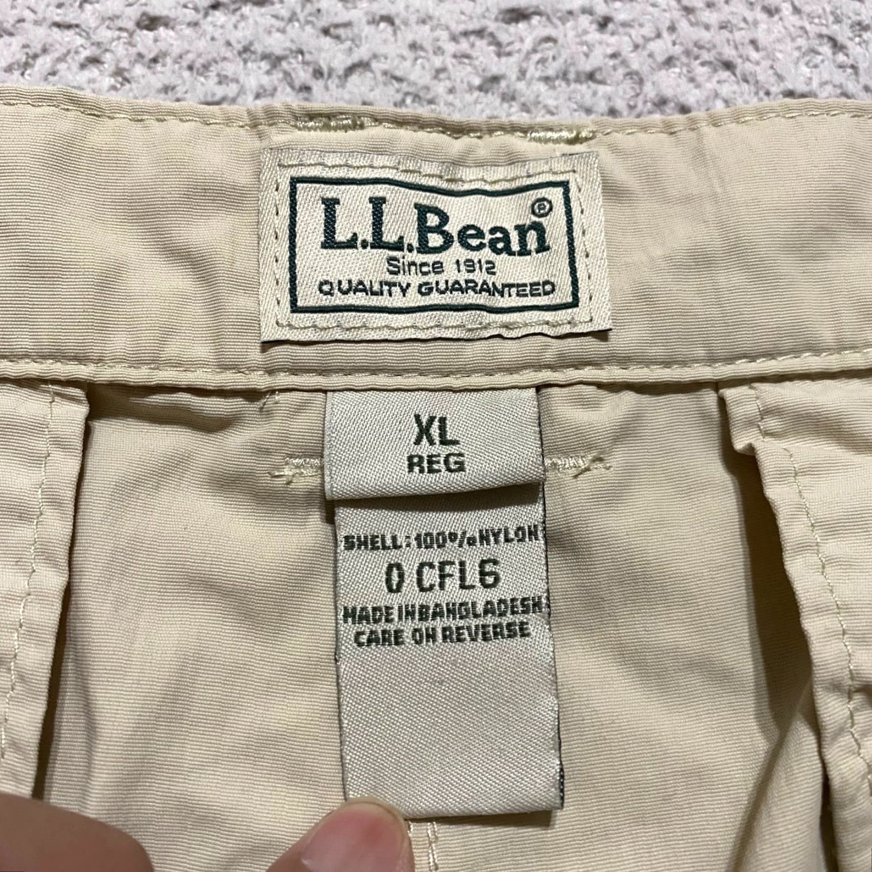 Vintage L.L. Bean Women's XL Pants Beige Cargo Relaxed Straight Nylon Outdoor Hiking Crop - 2561 Size 40" / US 18 - 3 Thumbnail