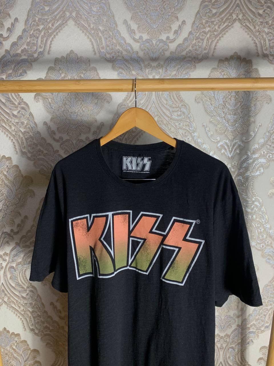 Band Tees VINTAGE KISS BIG LOGO ROCK T-SHIRT WORLD TOUR METAL 90s Size US XXL / EU 58 / 5 - 2 Thumbnail