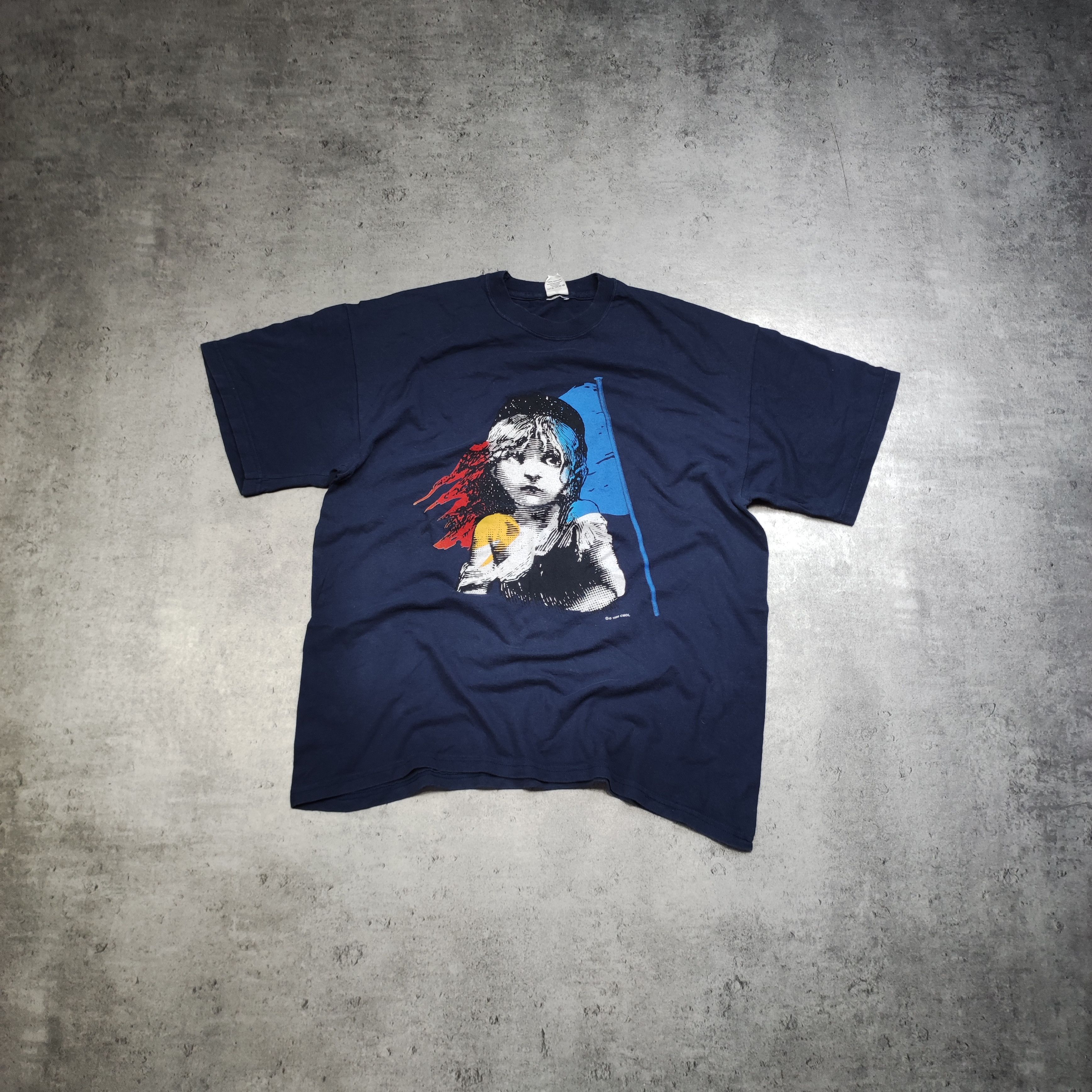 Band Tees × Vintage RARE 1986 Limited Les Miserables Navy Big Logo Tshirt Size US XL / EU 56 / 4 - 1 Thumbnail