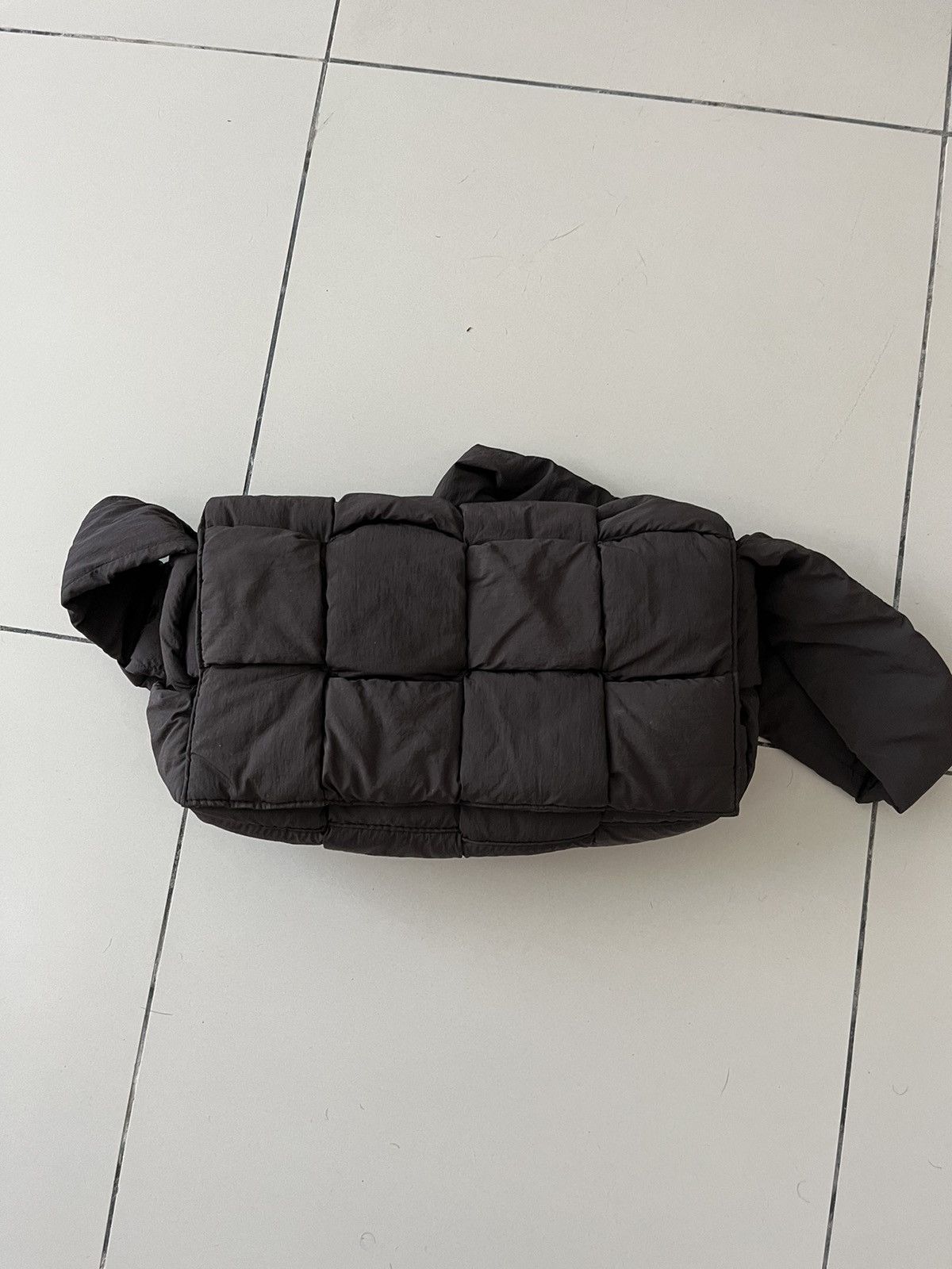 image of Bottega Veneta Bottega Casette Fondant in Black, Men's