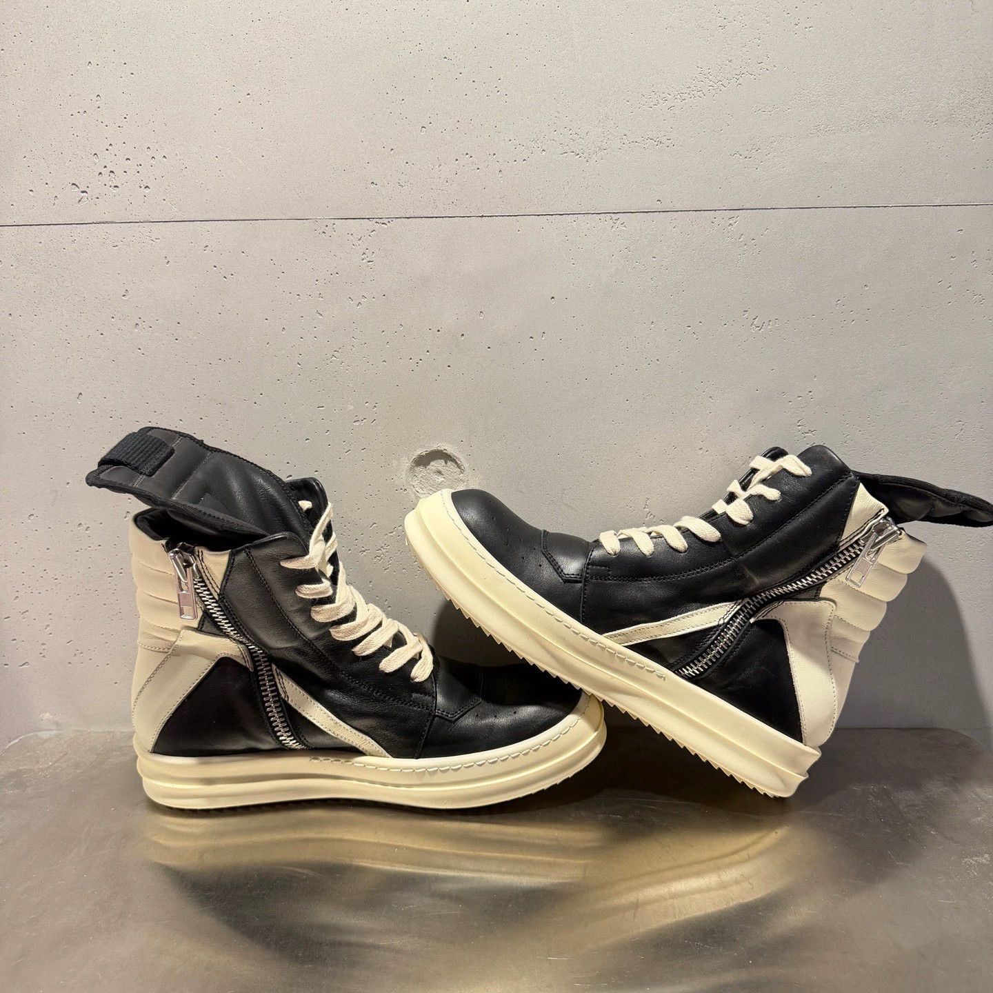 Rick Owens Rickowens RO main line black and white inverted triangle Size US 7 / IT 37 - 5 Thumbnail