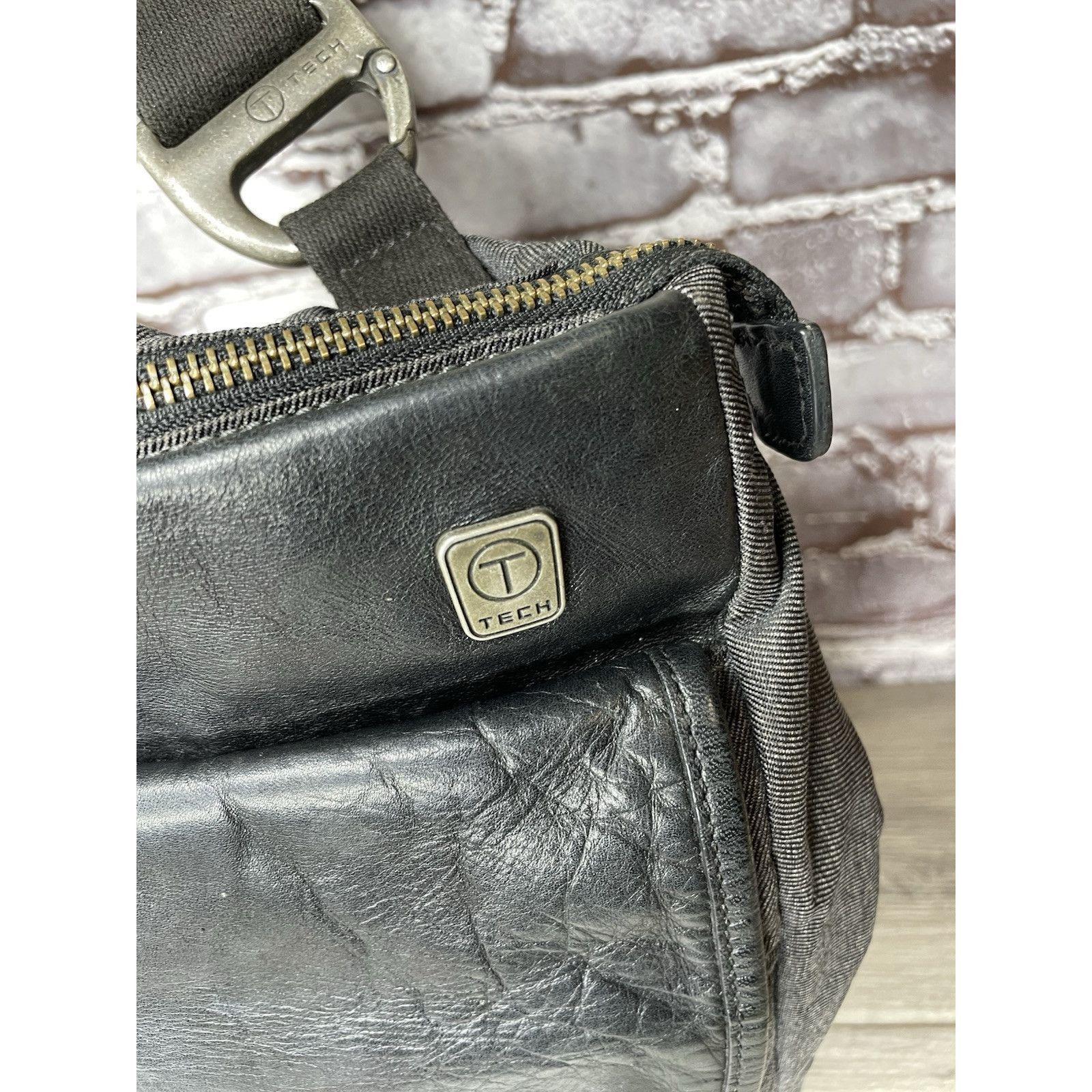 Tumi TUMI T Tech Black Leather Accents Men Messenger Bag Crossbod Size ONE SIZE - 3 Thumbnail