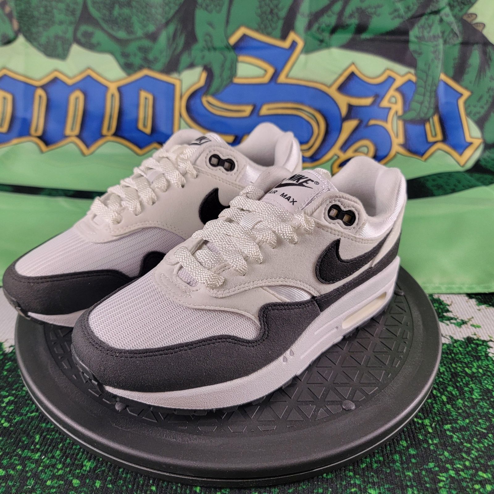 Nike WMNS NIKE AIR MAX 1 WHITE-BLACK-SUMMIT WHITE SZ 5 DZ2628-102 Size US 5 / IT 35 - 1 Thumbnail