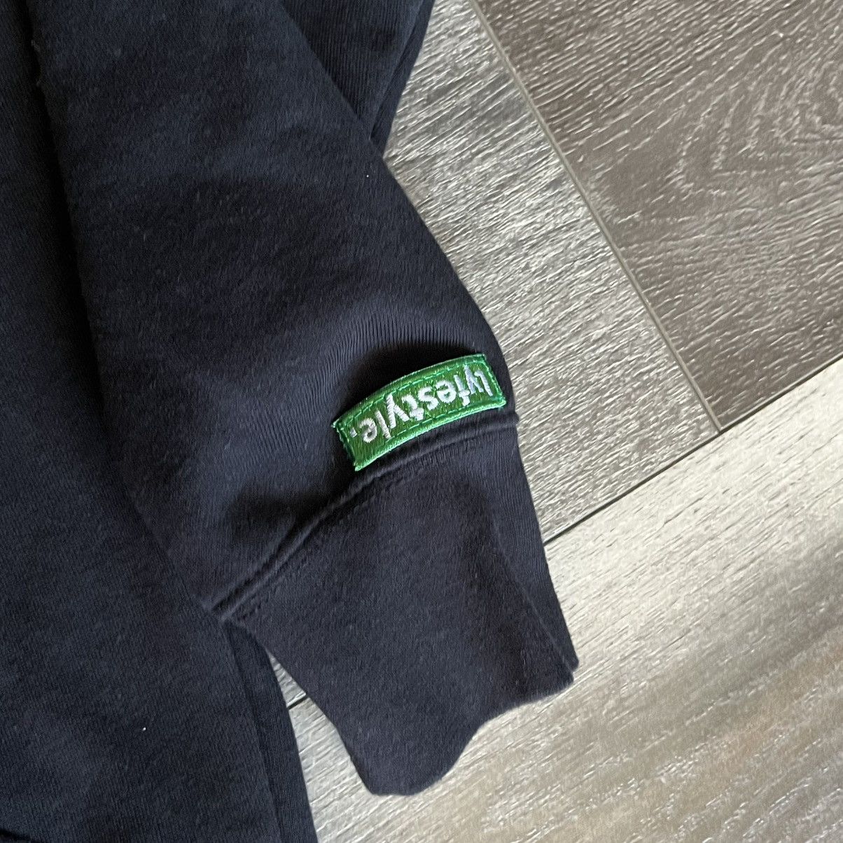 Vintage Lyfestyle NYC Upside Down Patch Embroidered Logo Hoodie Size US S / EU 44-46 / 1 - 5 Thumbnail
