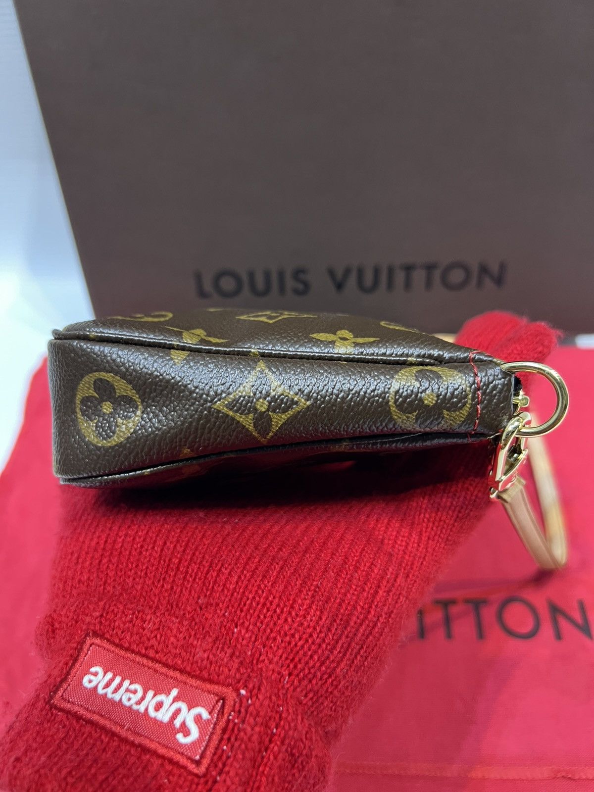 Louis Vuitton × Takashi Murakami LOUIS VUITTON CHERRY POCHETTE TAKASHI MURAKAMI Size ONE SIZE - 8 Thumbnail