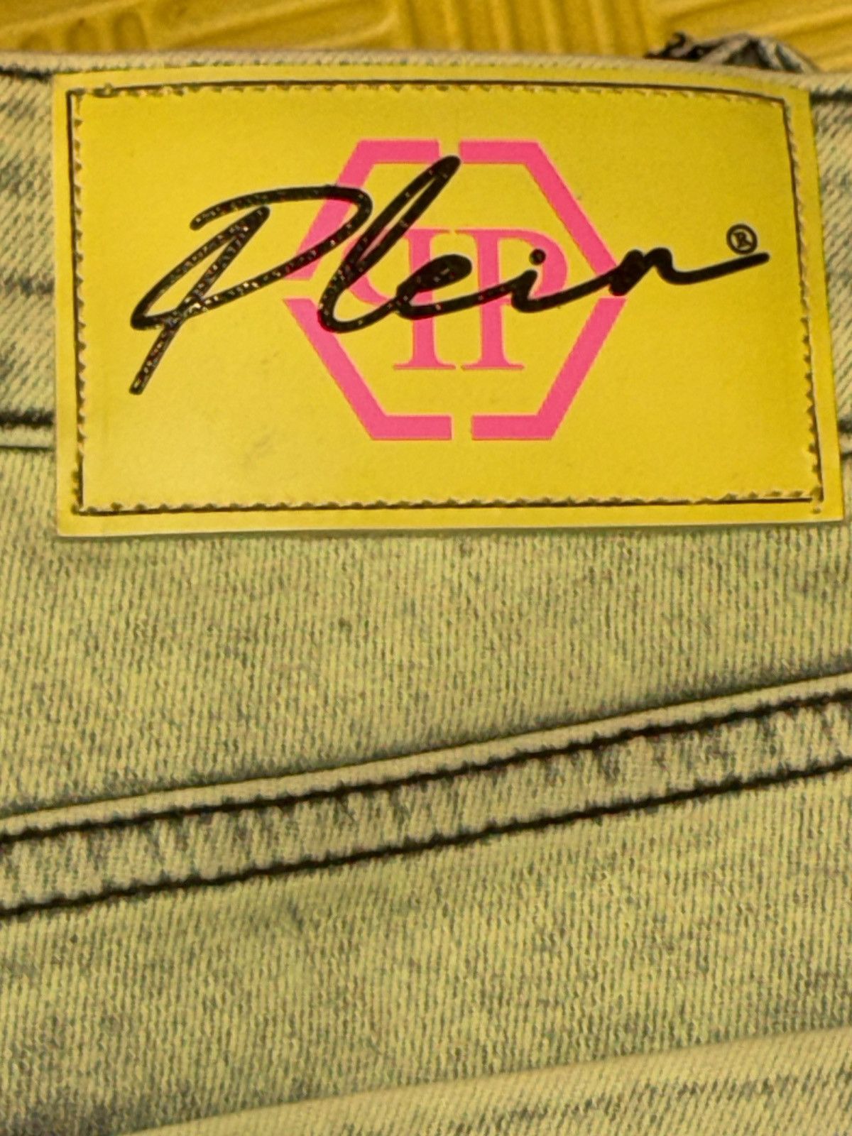 Philipp Plein Philipp Plein light-wash jeans -rhinestones– new with tags Size 26" / US 2 / IT 38 - 7 Thumbnail
