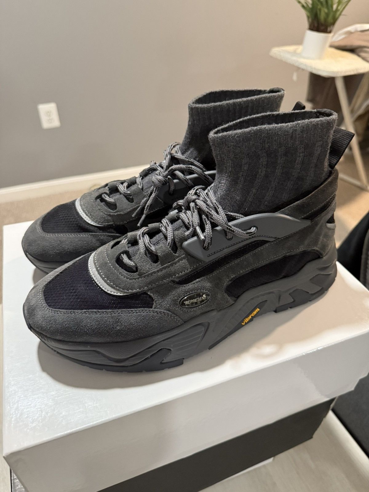 Represent Clo. Represent Clo Terrier Wolf Grey Size US 12 / EU 45 - 2 Thumbnail