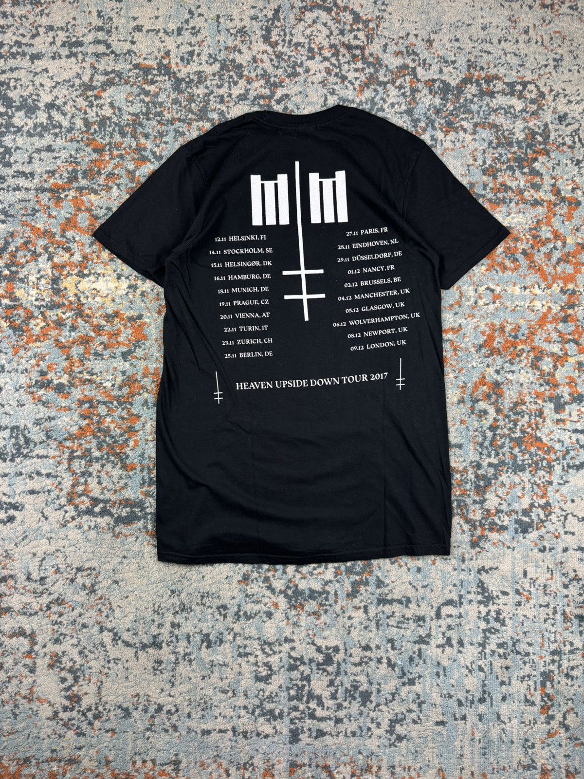 Band Tees × Marilyn Manson × Vintage Vintage 2017 Marilyn Manson heaven upside down tour band tee Size US M / EU 48-50 / 2 - 2 Thumbnail