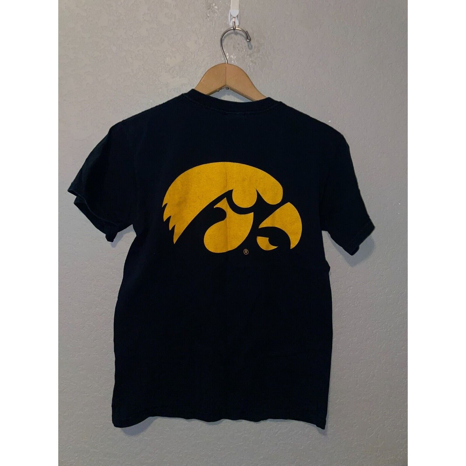 Gildan Iowa Hawkeyes Shirt Beat State College Black Tee Y2K Small Size US S / EU 44-46 / 1 - 5 Thumbnail