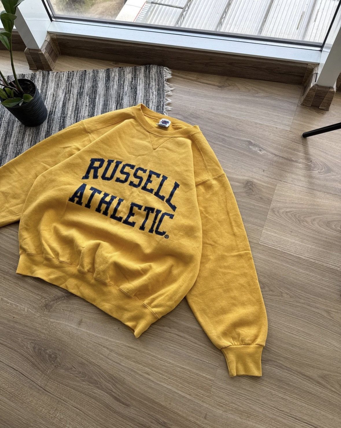 Russell Athletic × Vintage Vintage Russell Athletic 90s Made In USA Big logo sweatshirt Size US M / EU 48-50 / 2 - 3 Thumbnail