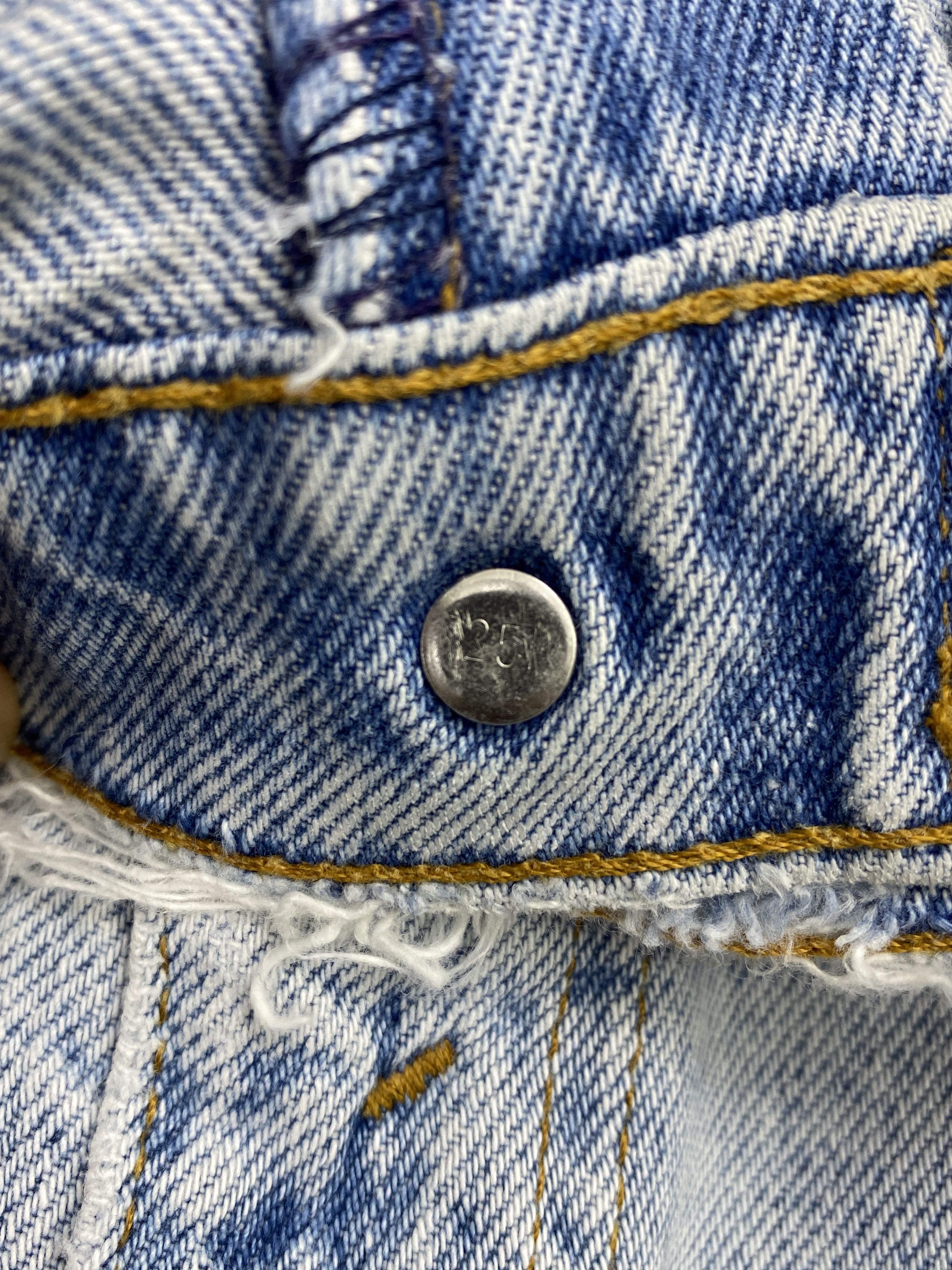 Levi's × Vintage Vintage 90s Levis 505 Light Blue Washed Denim Jeans Size US 31 - 13 Thumbnail