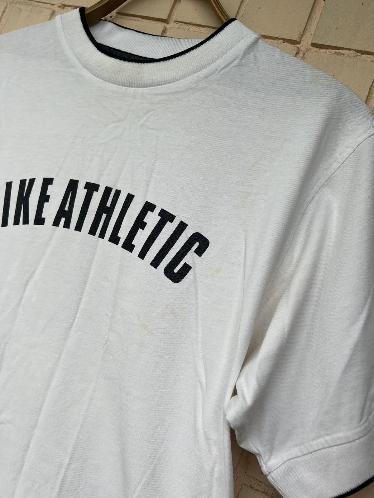 Nike Nike Athletic Vintage t-shirt y2k Size US S / EU 44-46 / 1 - 9 Thumbnail
