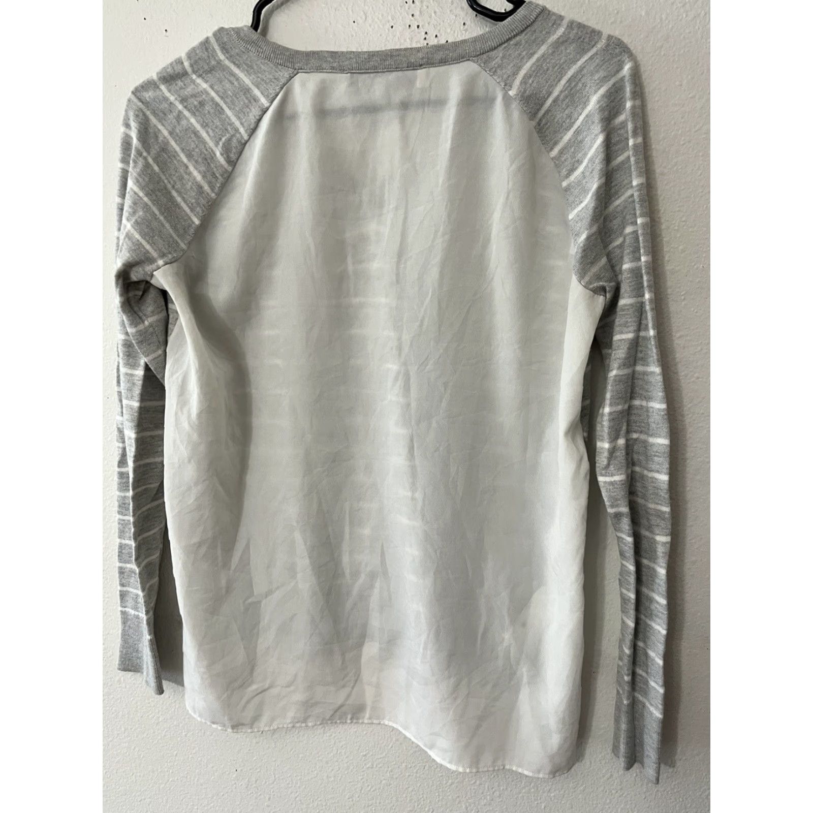 Loft VINTAGE LOFT Blouse Shirt Womens Petite PS Short Striped Bell Sleeve White Gray Round Neck Pullover Casual Boho 90s Mens Womens? Size S / US 4 / IT 40 - 3 Thumbnail