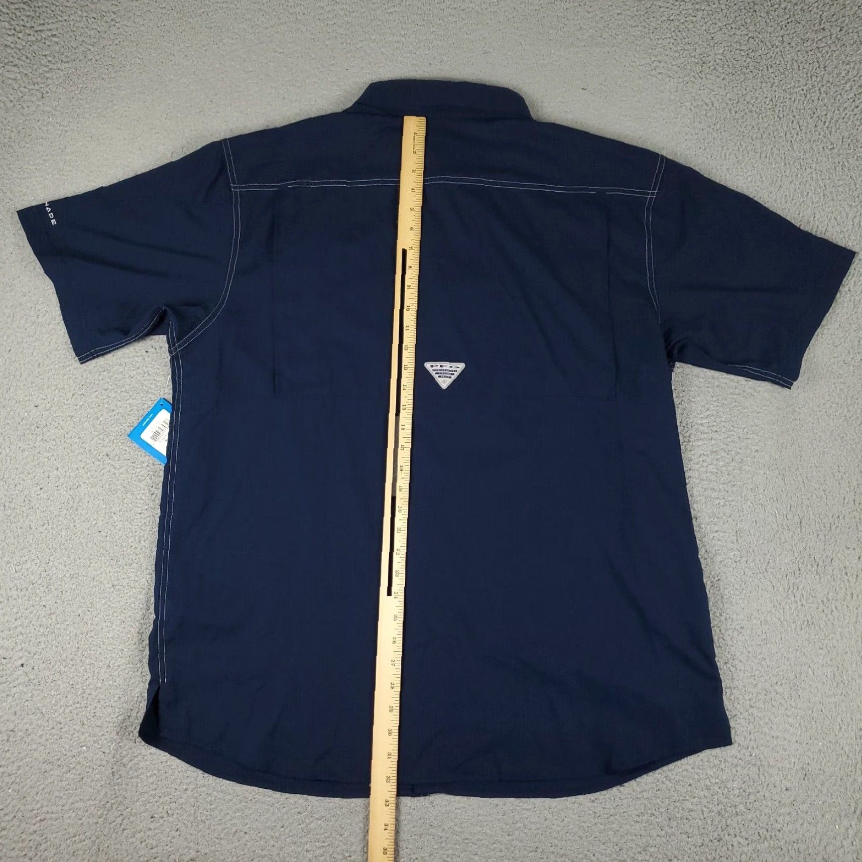 Vintage Columbia Shirt Mens XL Navy Blue PFG Button-Up Short Sleeve Collared Pocket All Seasons Lightweight Fishing Wear Men XL Navy Blue Columbia Shirt Size US XL / EU 56 / 4 - 4 Thumbnail