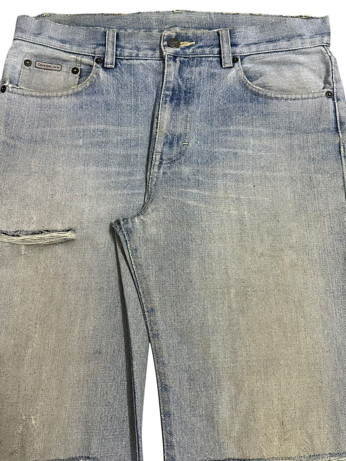 Calvin Klein Vintage Calvin Klein Faded Wash Style Distressed Loose Jeans Size US 32 / EU 48 - 4 Thumbnail