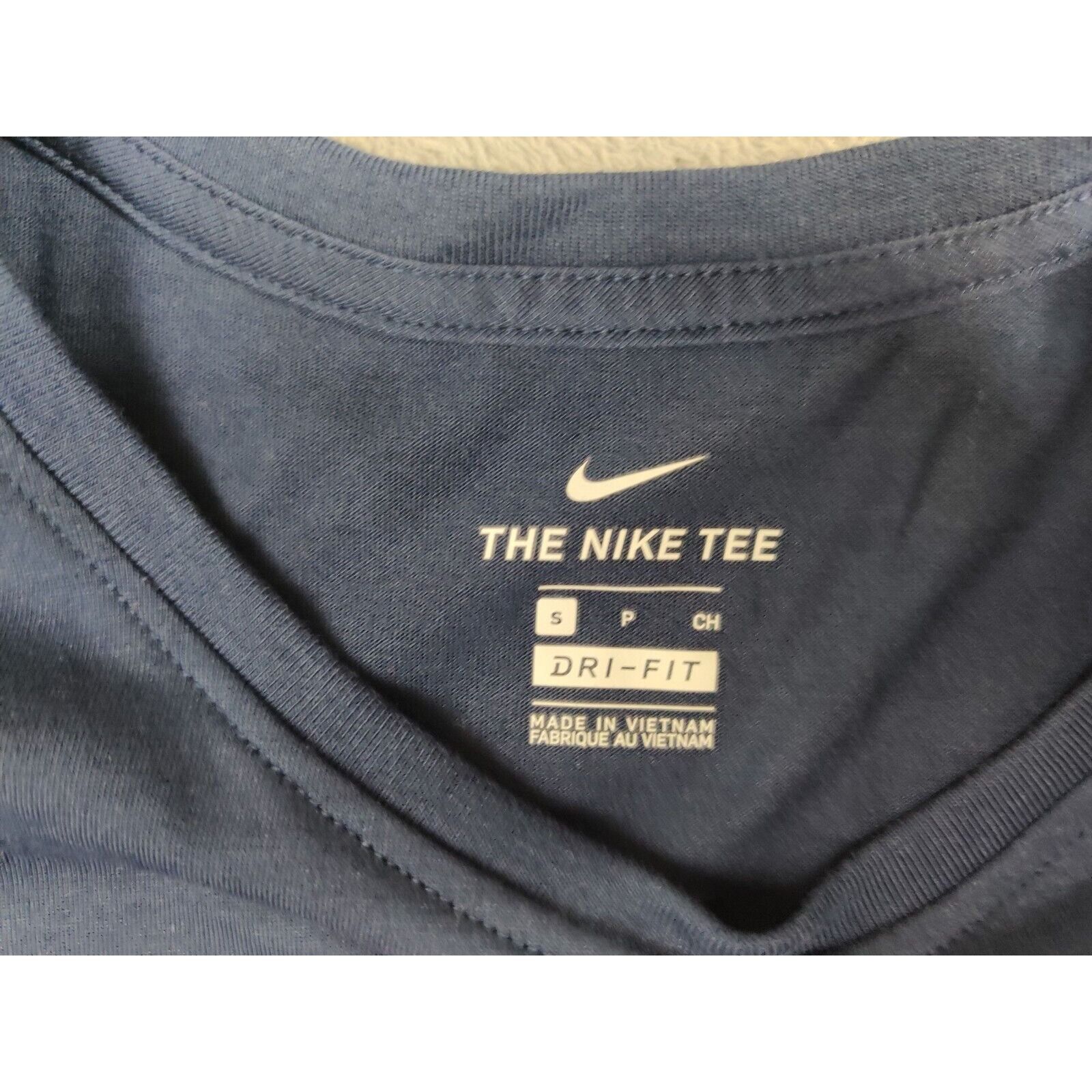 Nike Nike Shirt Adult Womens Small Dark Blue Swoosh Box Logo Nike Size S / US 4 / IT 40 - 4 Thumbnail