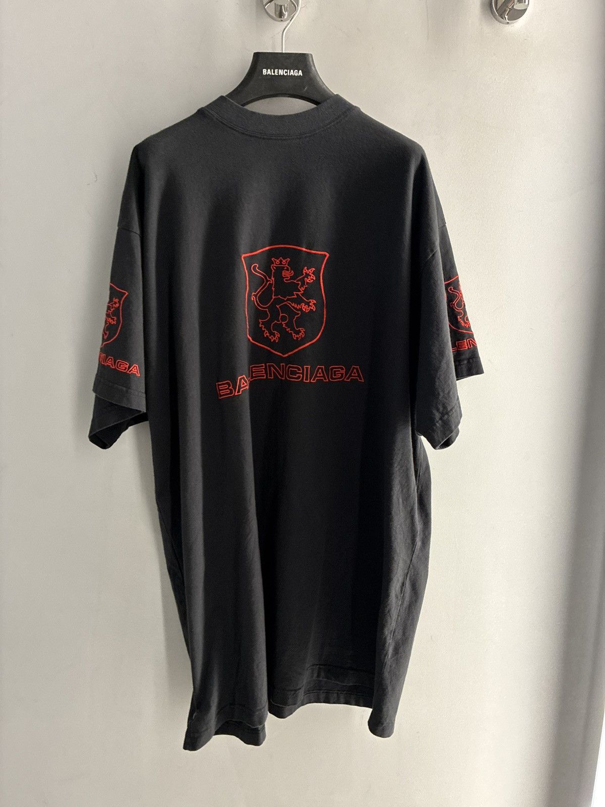 Balenciaga Balenciaga Lion Club Oversized T Shirt Size US M / EU 48-50 / 2 - 1 Thumbnail