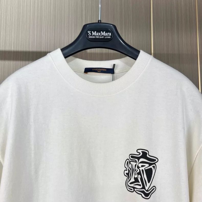 Louis Vuitton Louis Vuitton Short Sleeve Printed TShirt-2506 Size US XS / EU 42 / 0 - 3 Thumbnail