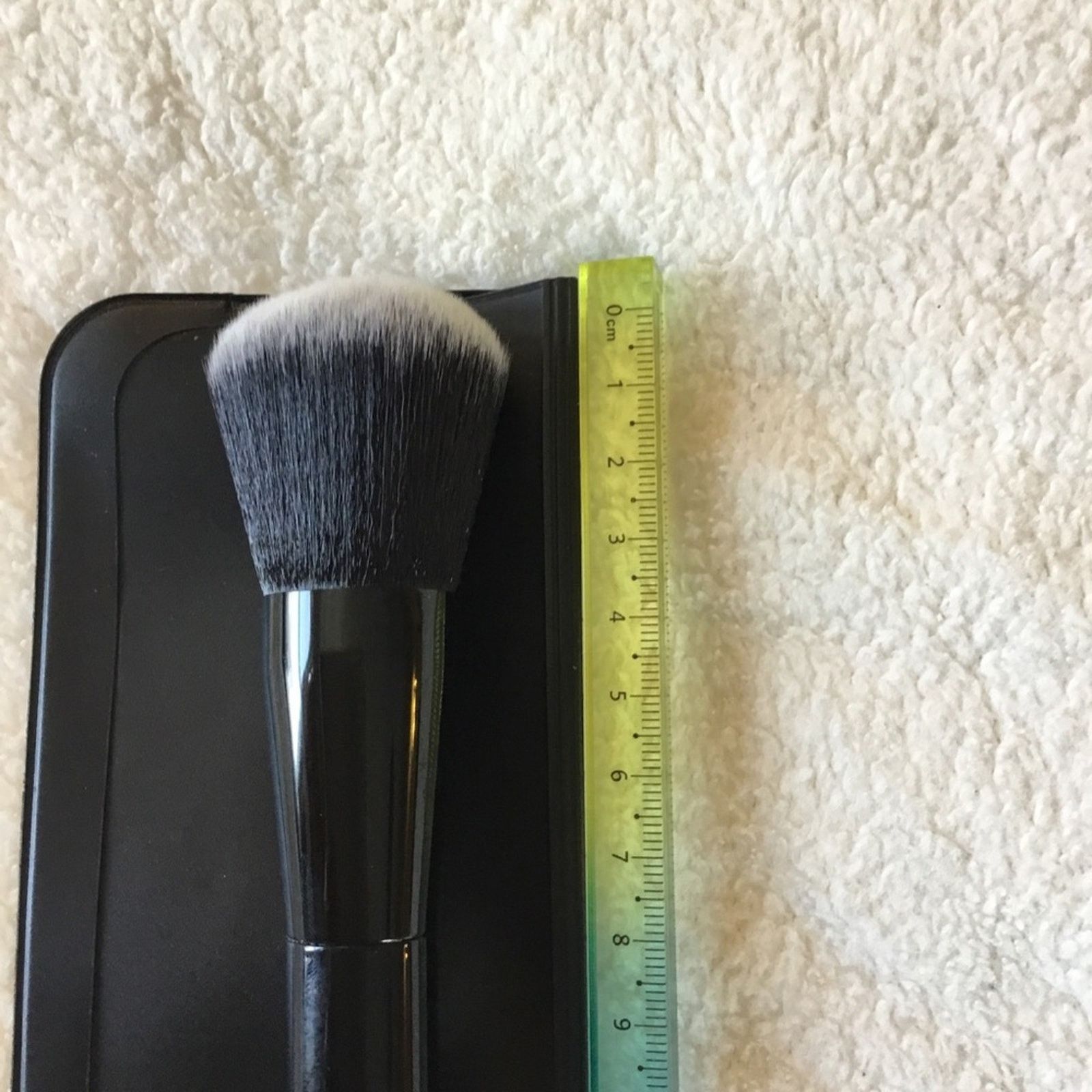 Marc Jacobs Marc Jacobs Black The Face I Liquid Foundation Brush. Size ONE SIZE - 14 Thumbnail