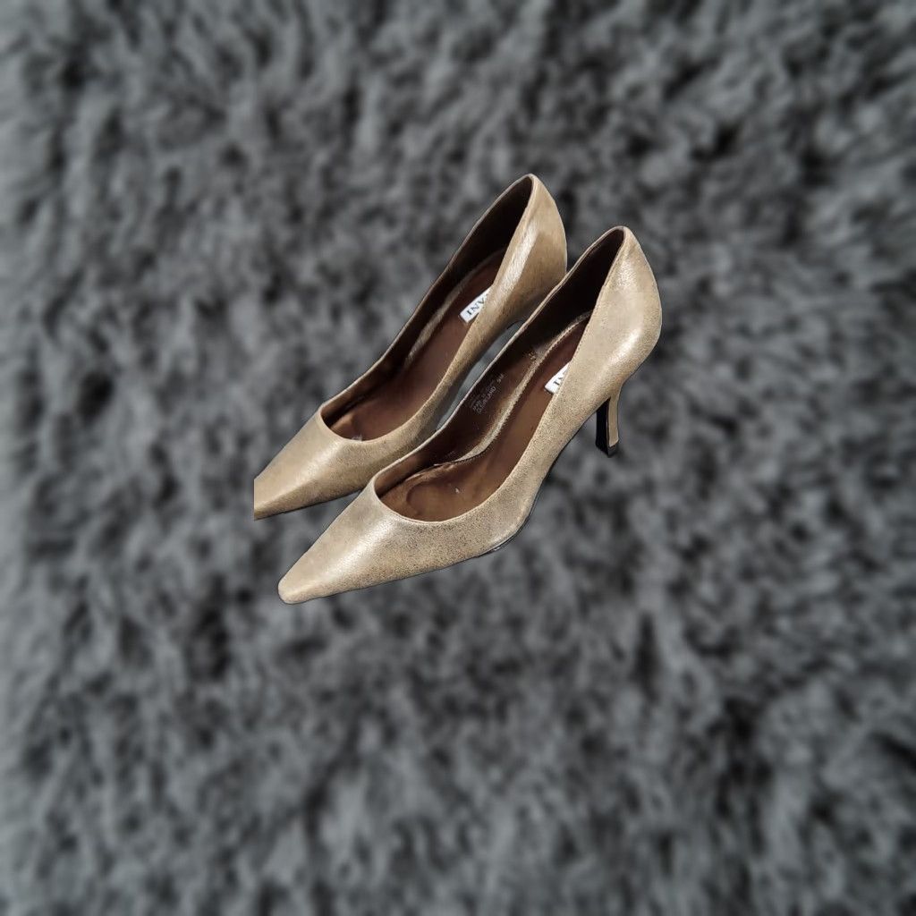 Alfani Beige Pointed Toe Pumps Size 9M Leather High Heel Shoes Womens