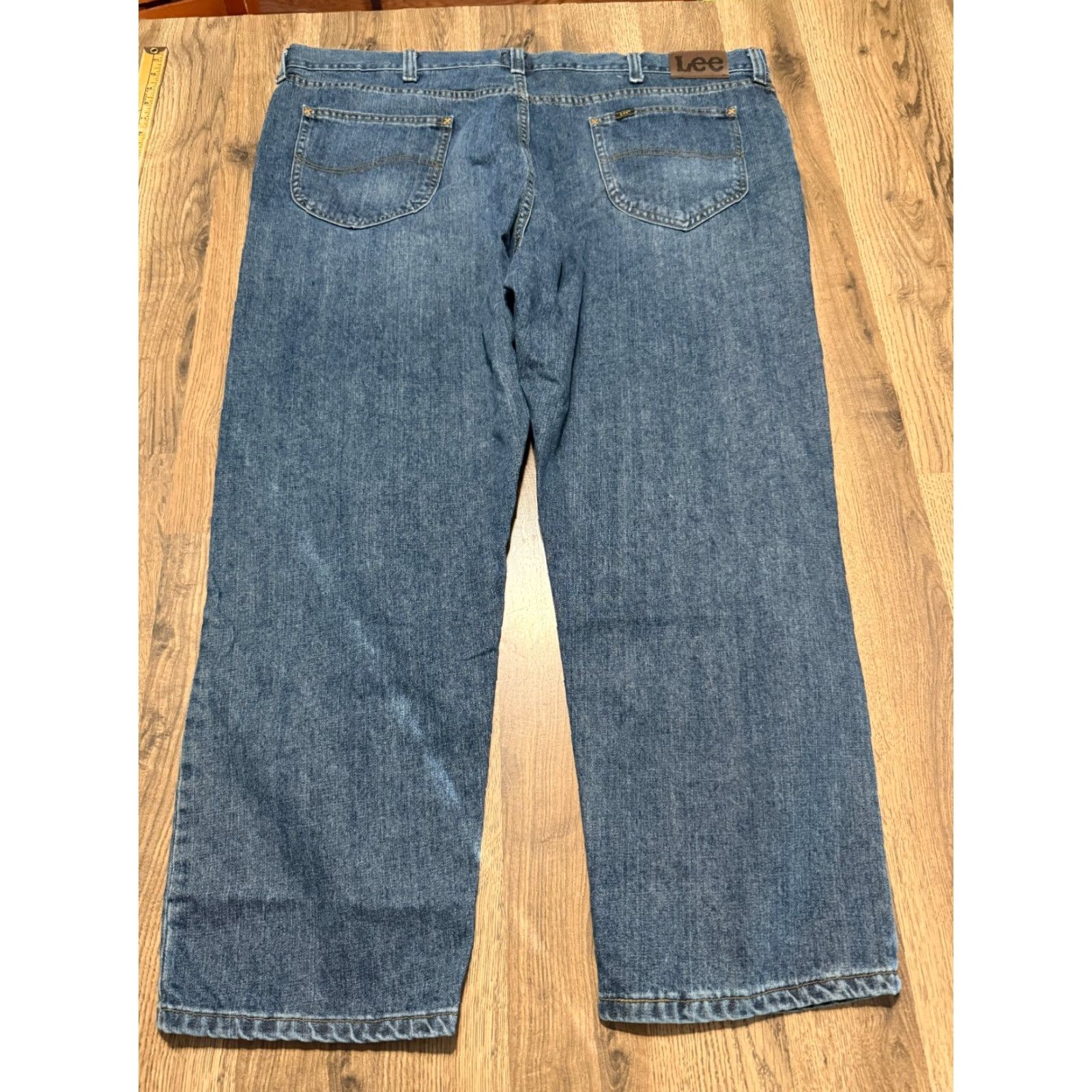 Lee Lee Jeans, Men’s Size 46x28, Blue Denim, Straight Leg, 5-Pocket Design, Medium Wash, Regular Fit, Zip Closure, Cotton, Pocketed, Inseam 28" Size US 30 / EU 46 - 2 Thumbnail