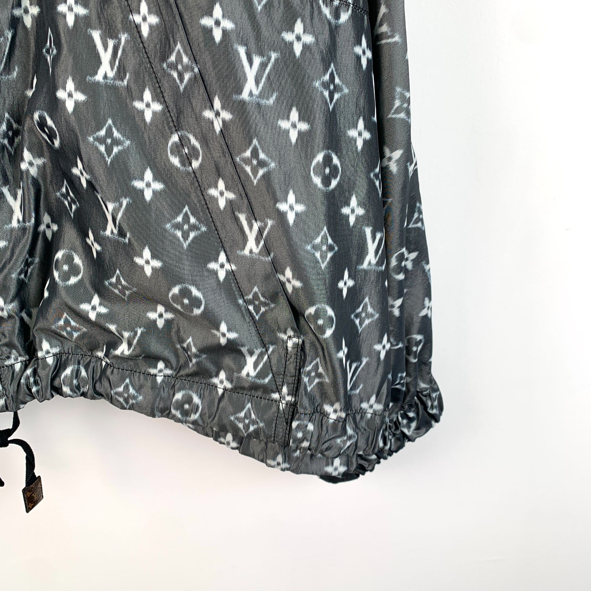 Louis Vuitton Louis Vuitton Black & Gray Logo Print Hooded Zipper Jacket 3 Size US S / EU 44-46 / 1 - 5 Thumbnail