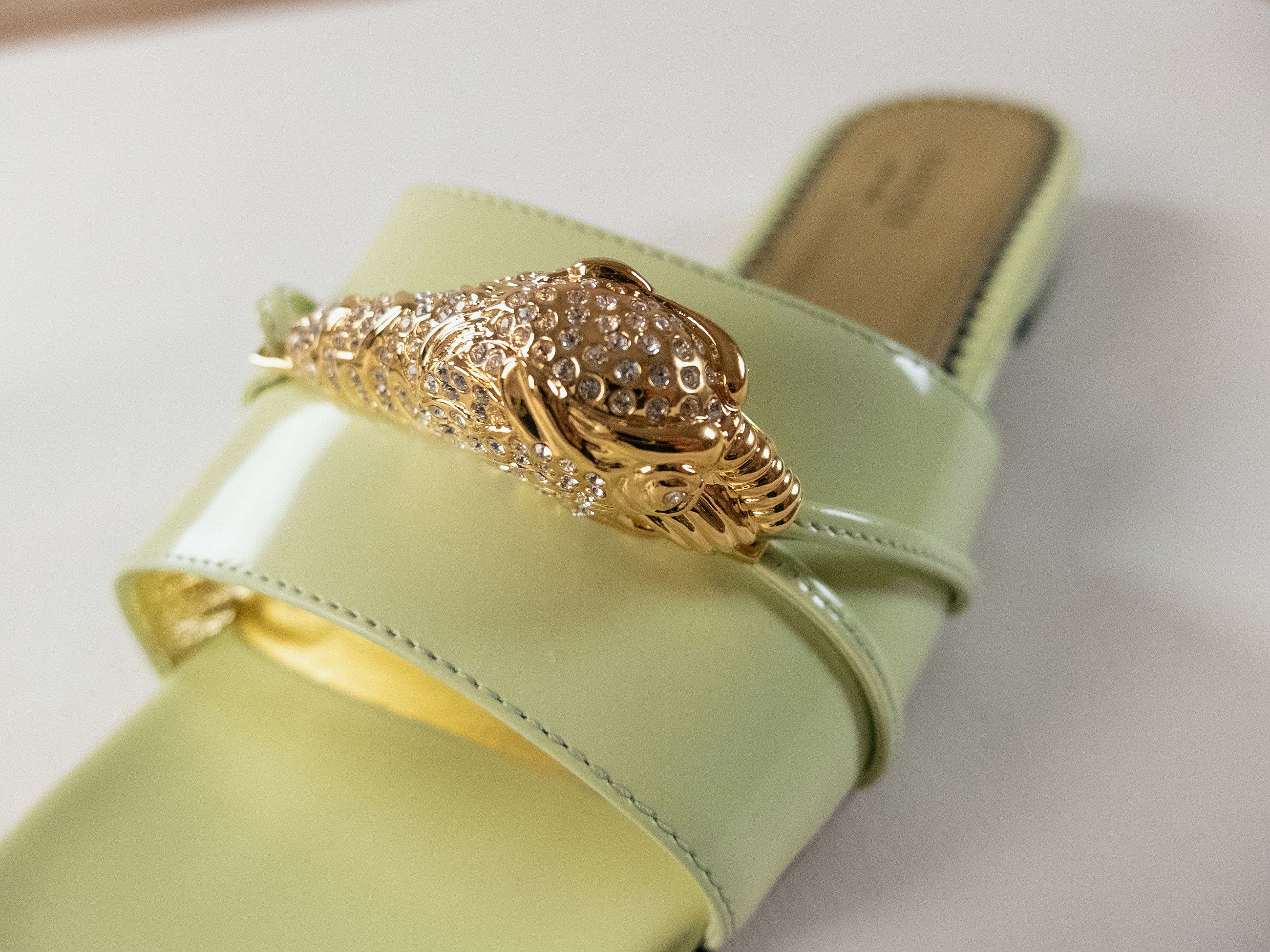 Gucci GUCCI green crystal snake head slide sandals slippers Size US 7.5 / IT 37.5 - 5 Thumbnail
