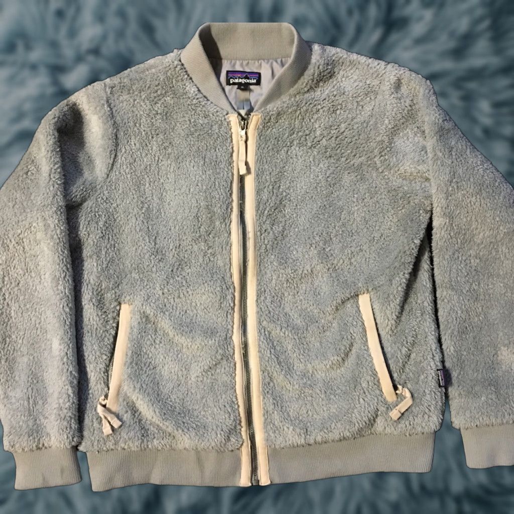Patagonia VINTAGE Patagonia Fuzzy Fleece Teddy Bear Furry Jacket XL Sherpa Snow Hiking Ski Gray Womens Bomber Jacket 90s Size XL / US 12-14 / IT 48-50 - 1 Thumbnail