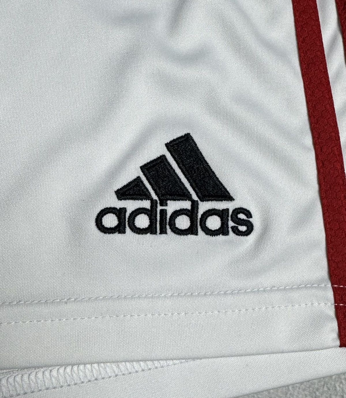 Adidas Manchester United 2019 2020 Home Soccer Shorts Adidas Size US 34 / EU 50 - 4 Thumbnail