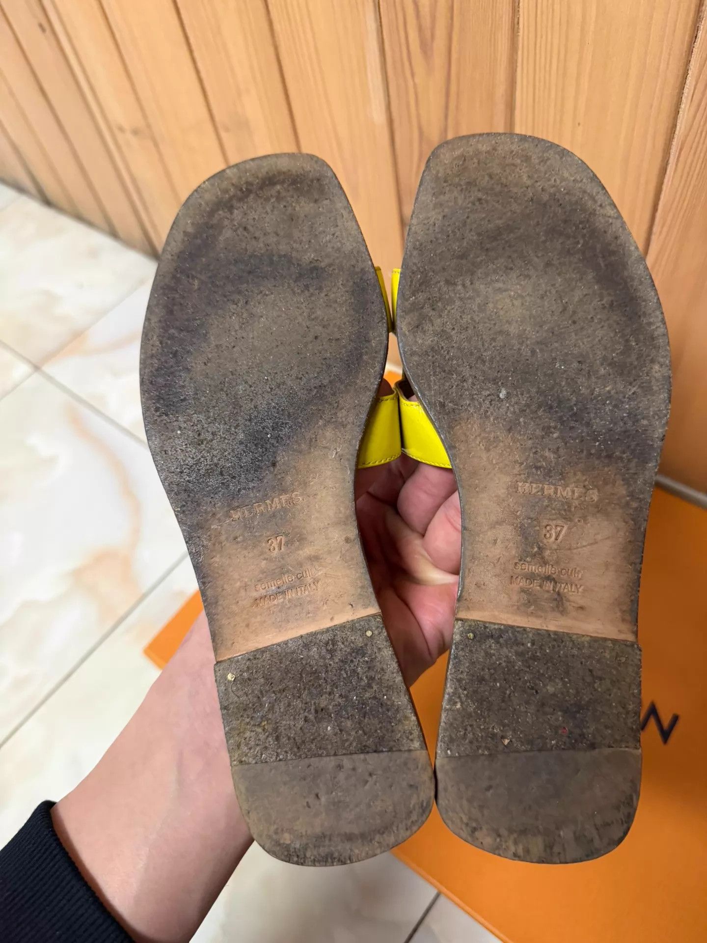 Hermes Hermes yellow H slippers 37 Size US 6.5 / IT 36.5 - 3 Thumbnail