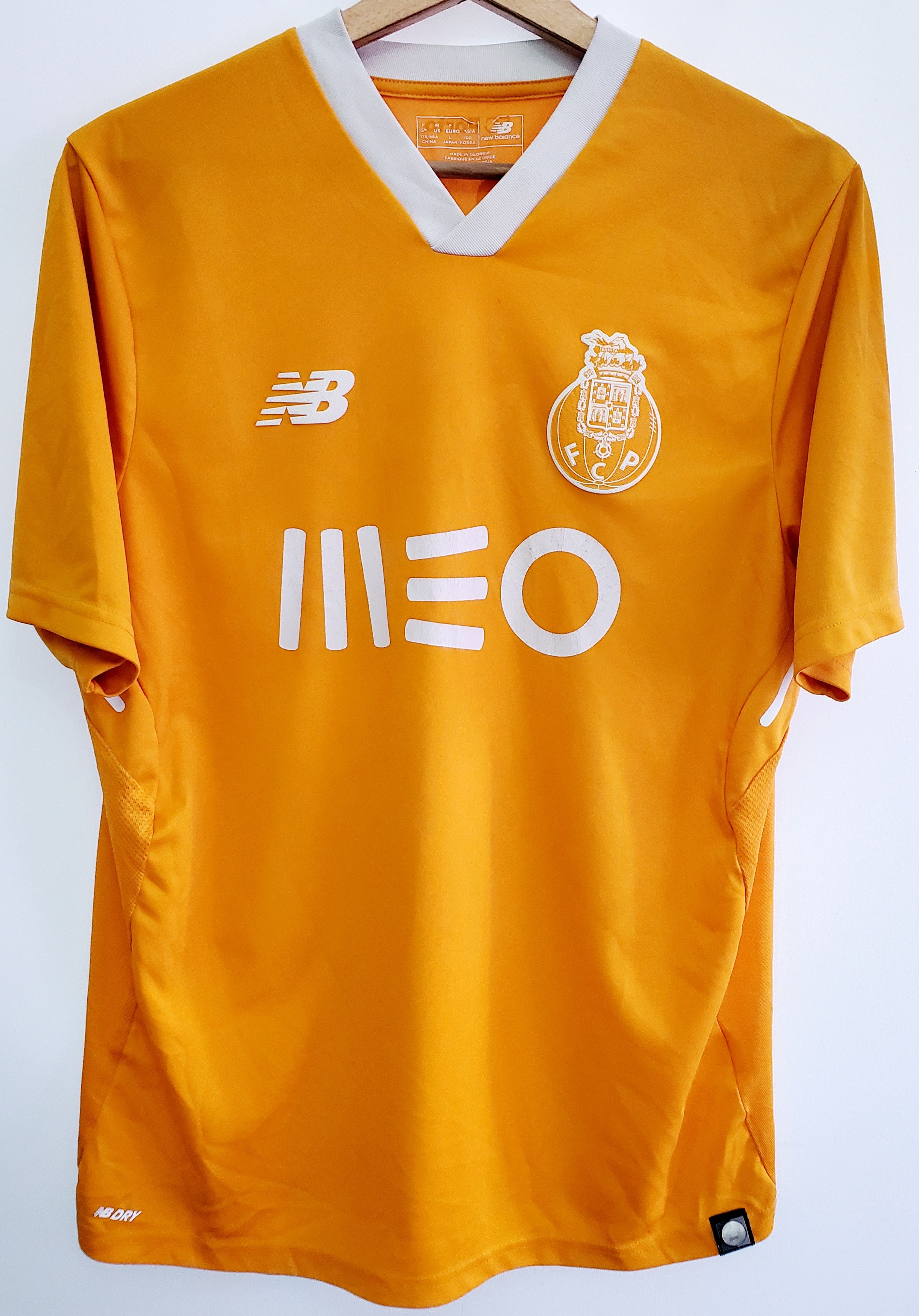 New Balance Fc Porto 2017 /18 Away soccer Jersey size M Size US M / EU 48-50 / 2 - 1 Thumbnail