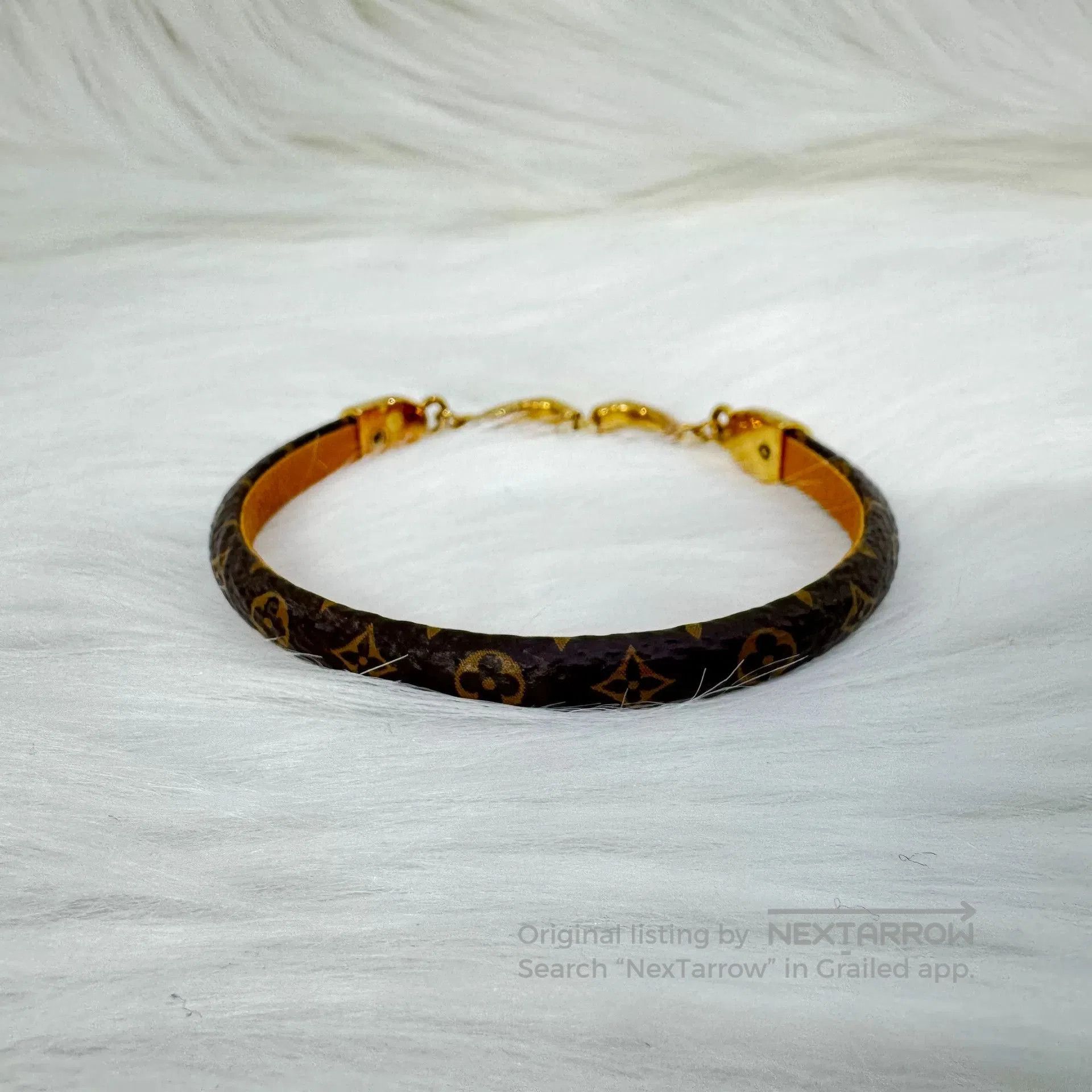 Louis Vuitton LV Say Yes Leather Bracelet Gold Heart. Size ONE SIZE - 4 Thumbnail