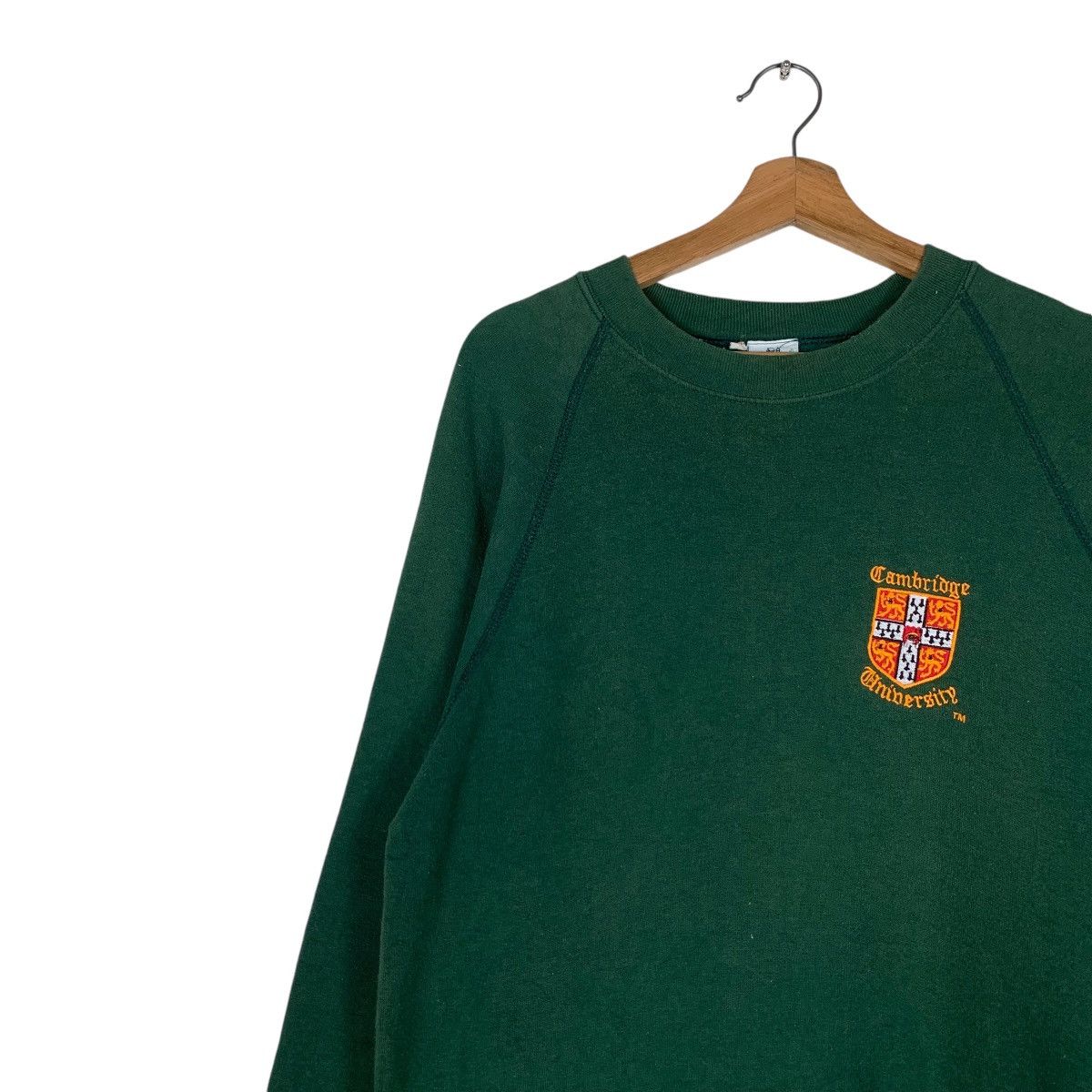 Vintage CAMBRIDGE UNIVERSITY EMBROIDERERS Green Sweatshirt #1413-C64 Size US L / EU 52-54 / 3 - 6 Thumbnail