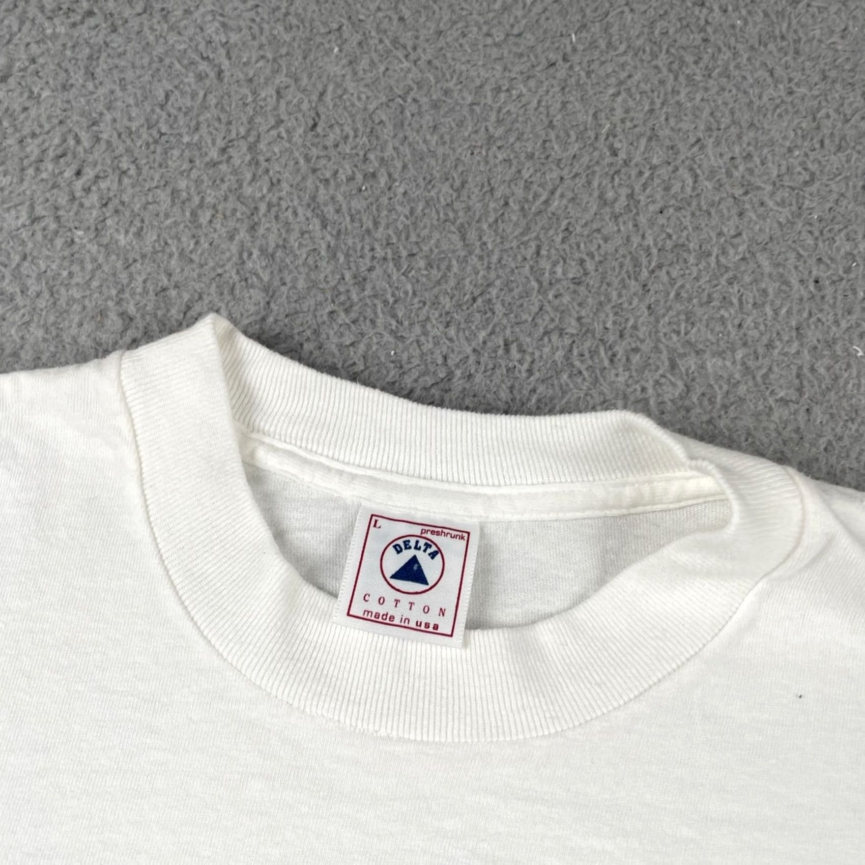 Delta VINTAGE Delta Shirt Mens Large White 90s USA Nature Artwork Fragile Earth Common Threads, T-Shirt, Crew Neck, Long Sleeve, Graphic Print Size US L / EU 52-54 / 3 - 6 Thumbnail