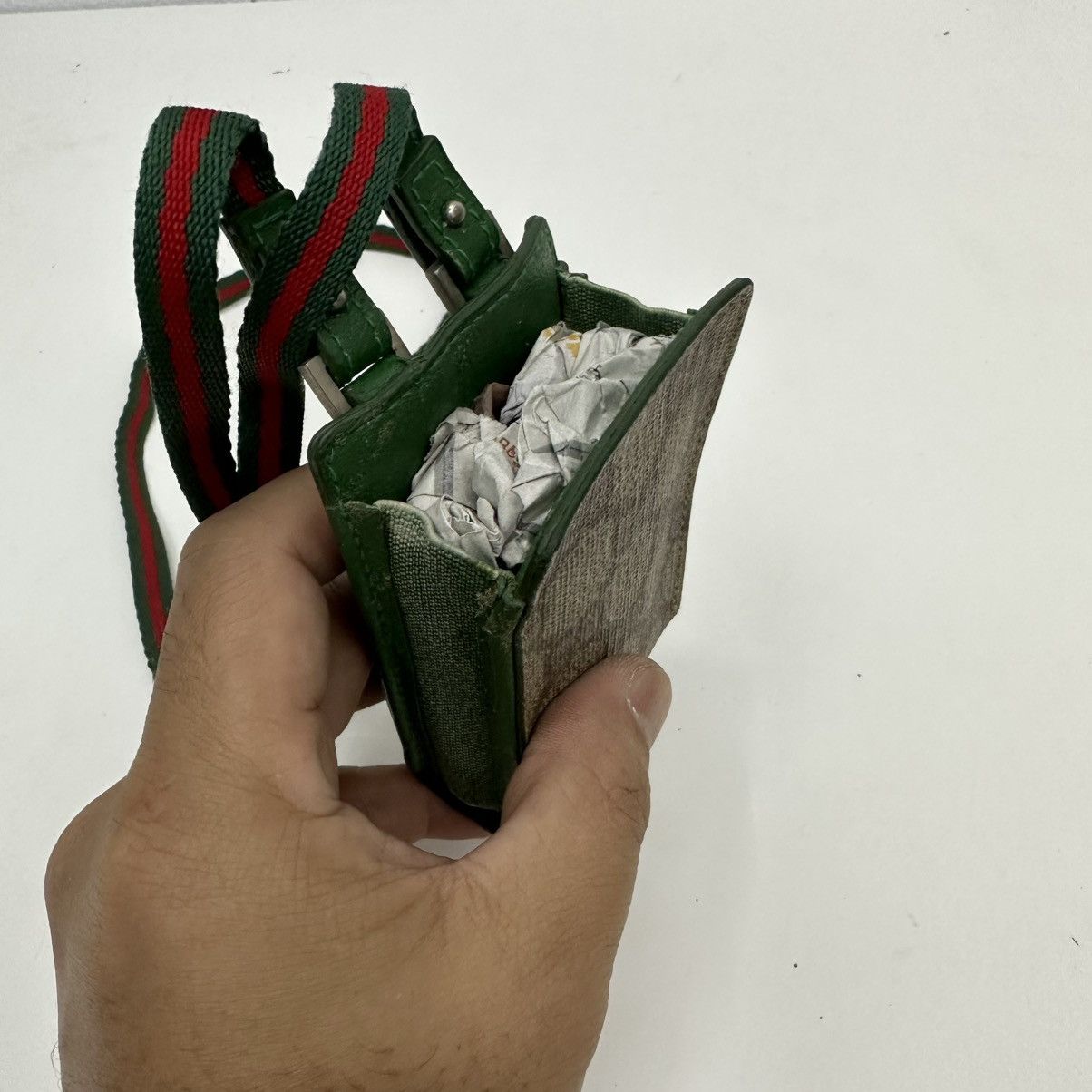 Gucci ‼️YES‼️ GUCCI GG SUPREME MOBILE PHONE LANYARD NECK STRAP BAG Size ONE SIZE - 7 Thumbnail