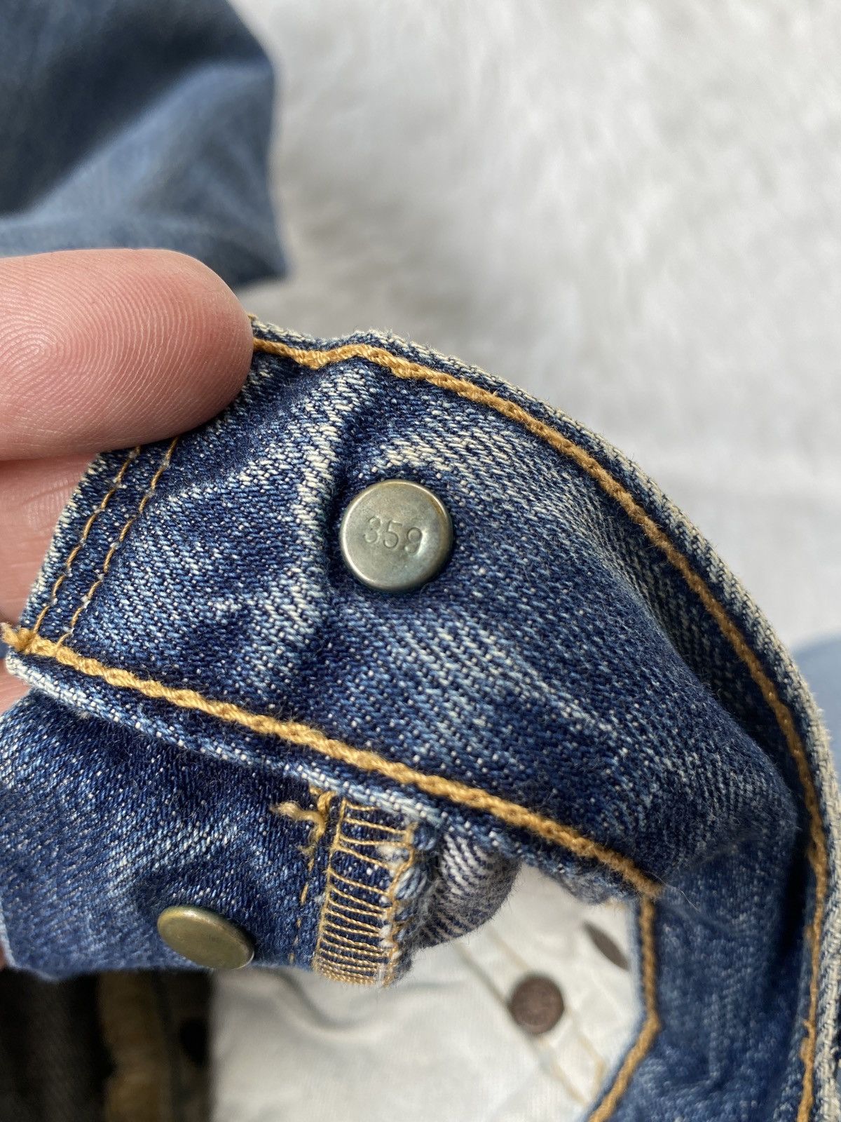 Levi's 🔥BINDING NOW🔥Vintage Levi’s 501 Distressed Jeans Button-fly Size US 30 / EU 46 - 22 Thumbnail