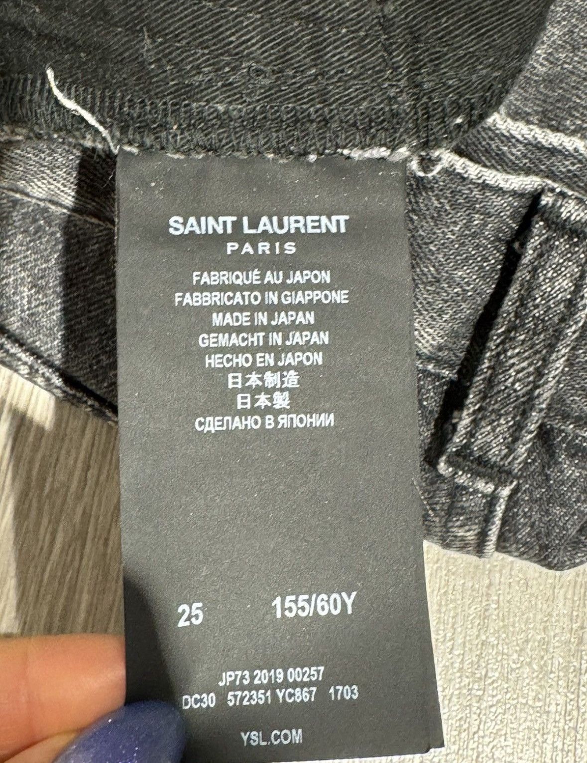 Saint Laurent Paris Saint Laurent HIGH-RISE BOYFRIEND JEANS IN BLACK Size 26" / US 2 / IT 38 - 8 Thumbnail