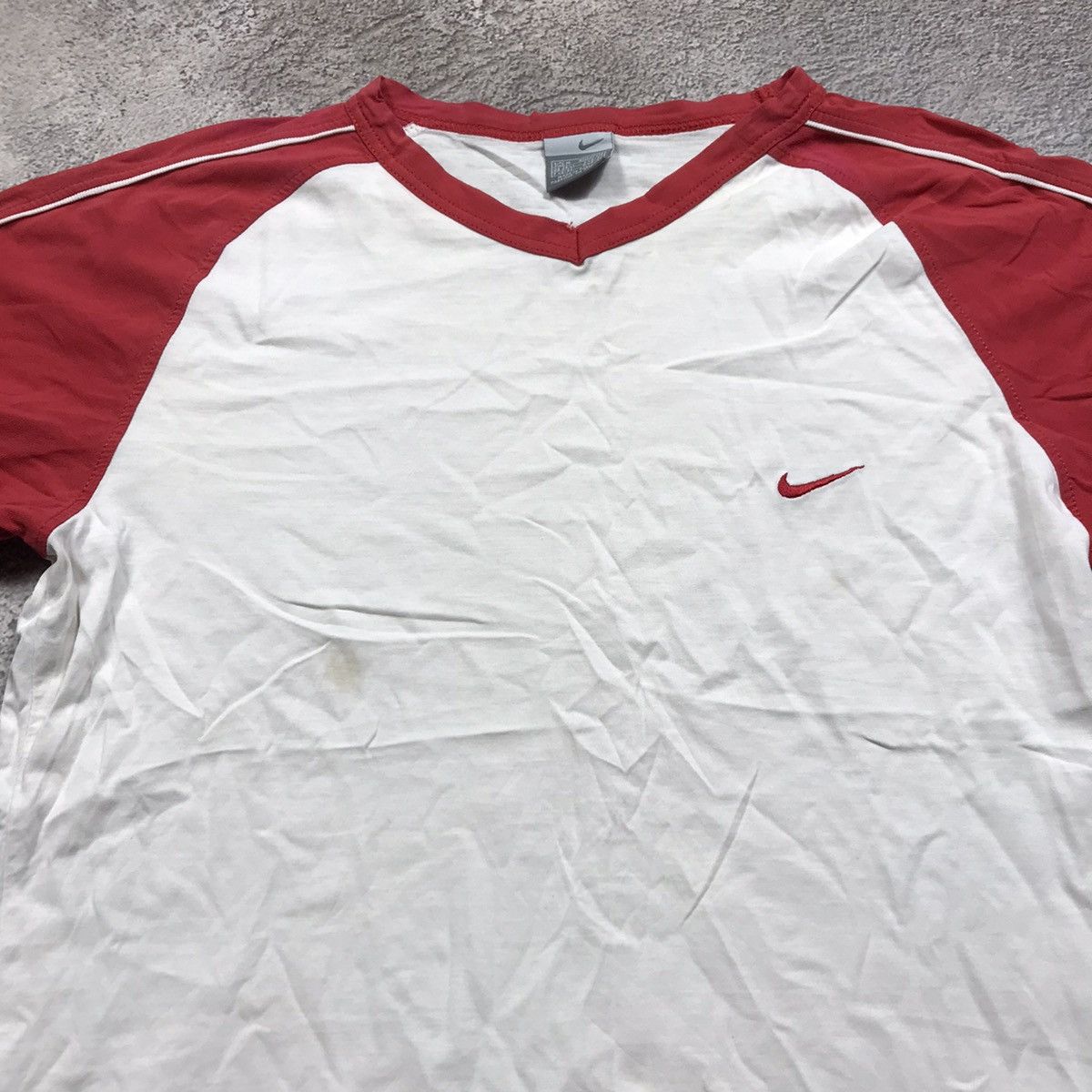 Vintage Vintage Nike Raglan Swoosh Tee Sun Faded Streetwear 90s M Size US M / EU 48-50 / 2 - 3 Thumbnail