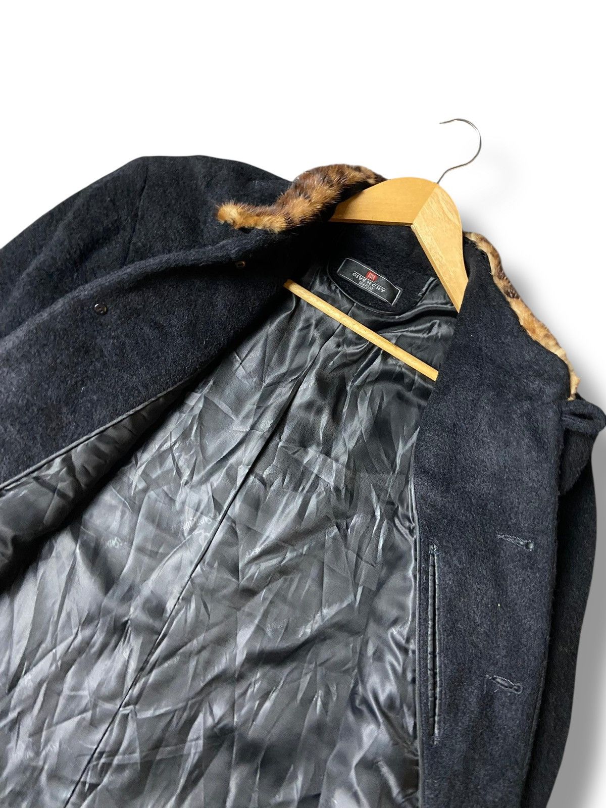 Givenchy × Japanese Brand × Vintage Vintage Givenchy Paris Shearling Fur Coat (122) Size US S / EU 44-46 / 1 - 2 Thumbnail