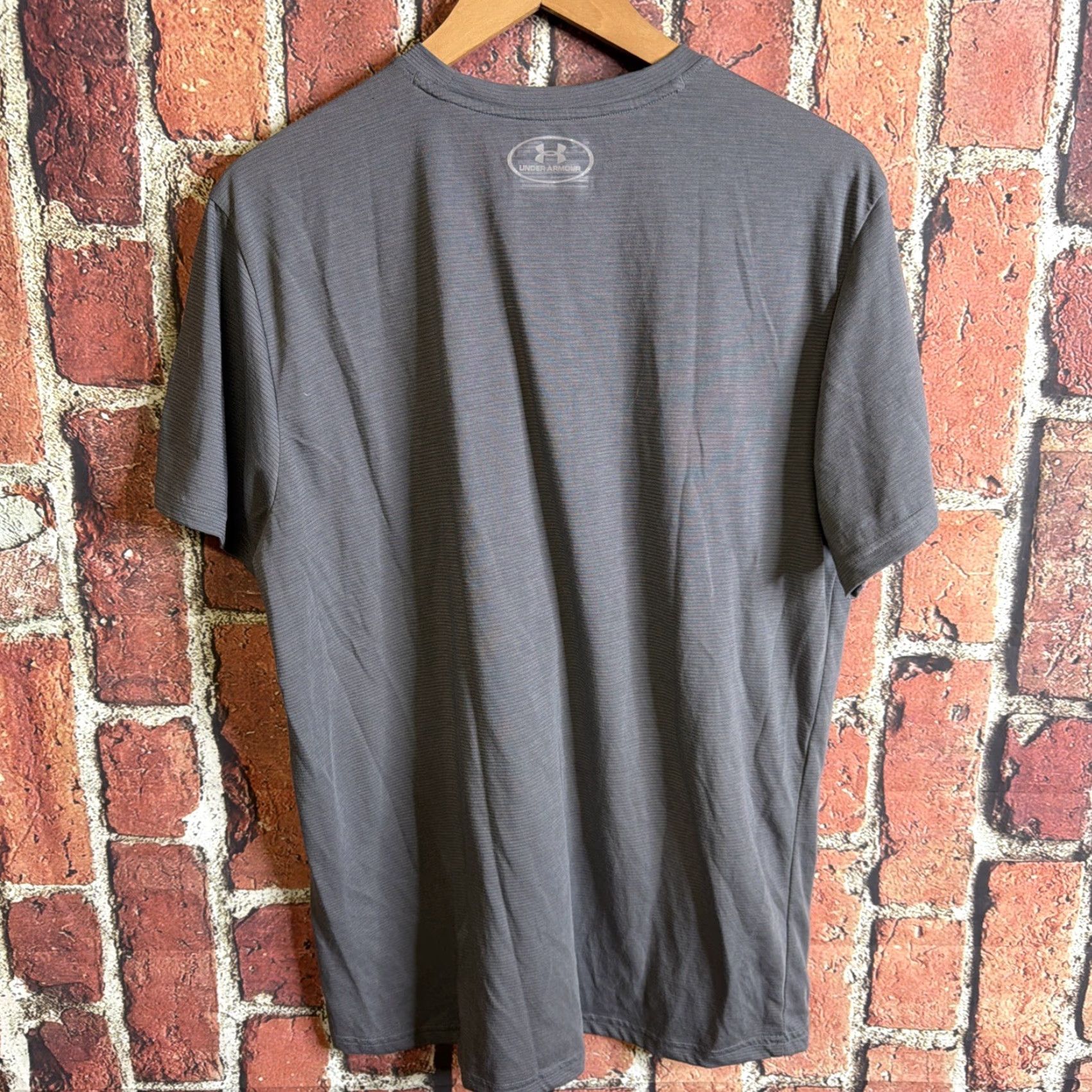 Under Armour Under Armour Shirt Mens L Gray Short Sleeve Active HeatGear Run Size US L / EU 52-54 / 3 - 3 Thumbnail