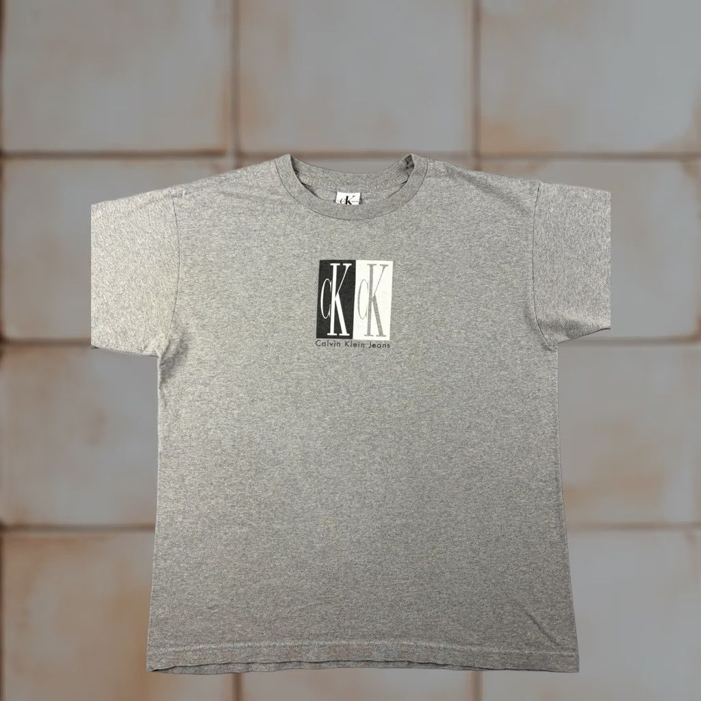 Calvin Klein VINTAGE Calvin Klein Jeans T Shirt S Gray USA Logo 90s Mens Short Sleeve Crew Neck Graphic Print Size US S / EU 44-46 / 1 - 1 Thumbnail