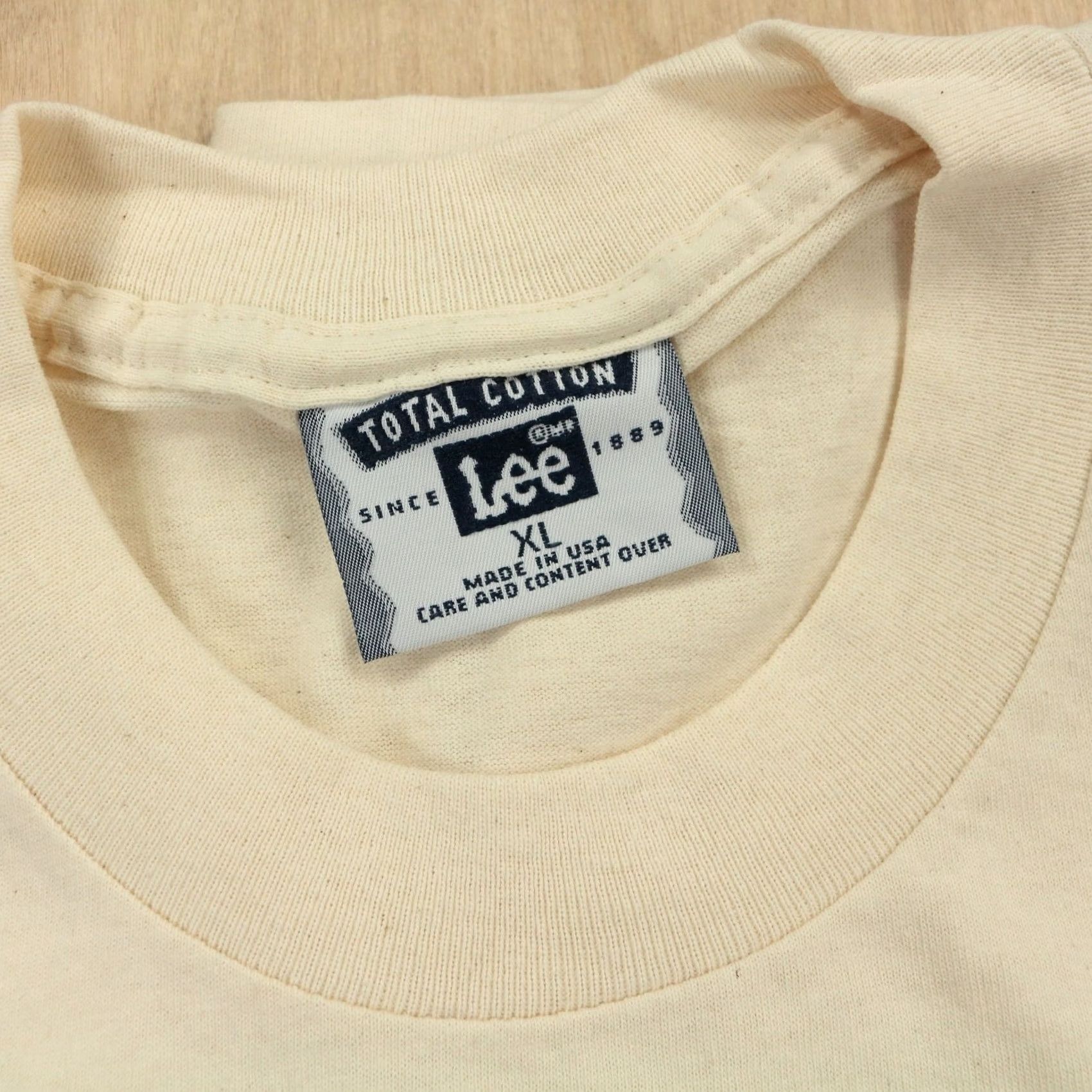 Lee vtg 90s deadstock t-shirt XL Connecticut Skyhawks USBL basketball 90s USA Shirt Mens Off-White Cotton Crew Neck Graphic Tee Lee Size US XL / EU 56 / 4 - 4 Thumbnail