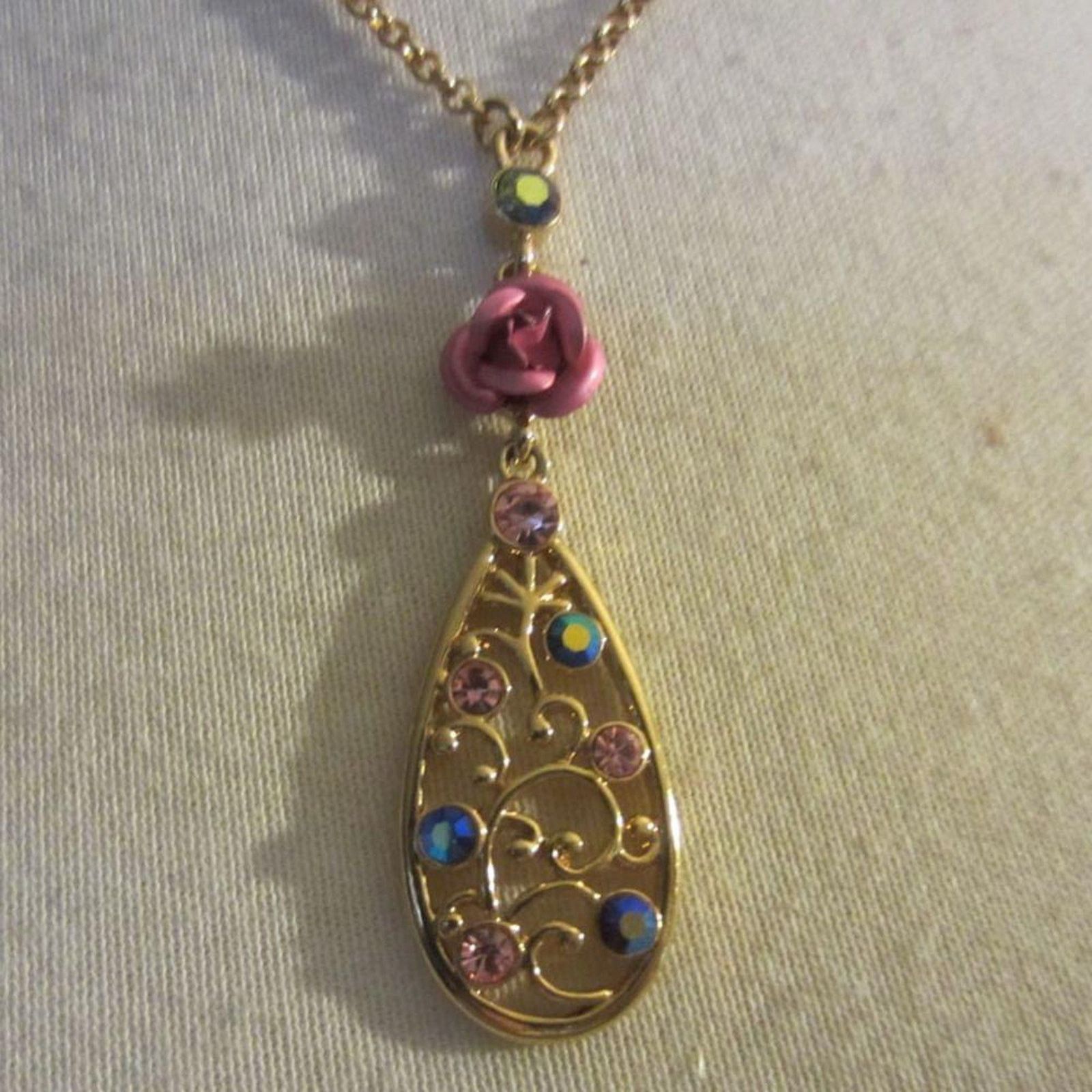 Vintage Gold Floral Teardrop Pendant Necklace Pink Rose Rhinestone Size ONE SIZE - 2 Thumbnail