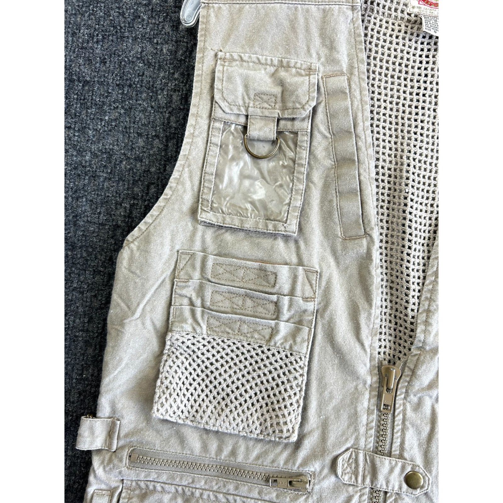 Banana Republic VINTAGE Banana Republic Safari Vest S Men Utility Vest Beige Cotton Canvas Windproof Pockets Outdoor Travel 1986 Safari Nature Fish 1980s Mens Size US S / EU 44-46 / 1 - 5 Thumbnail