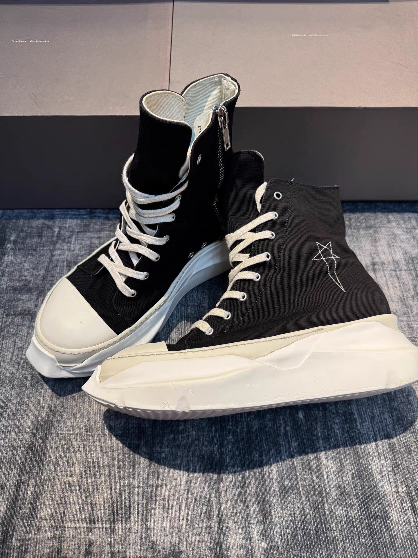 Rick Owens Rick Owens Pentagram Tank Sole Big Converse Size US 11 / EU 44 - 1 Thumbnail